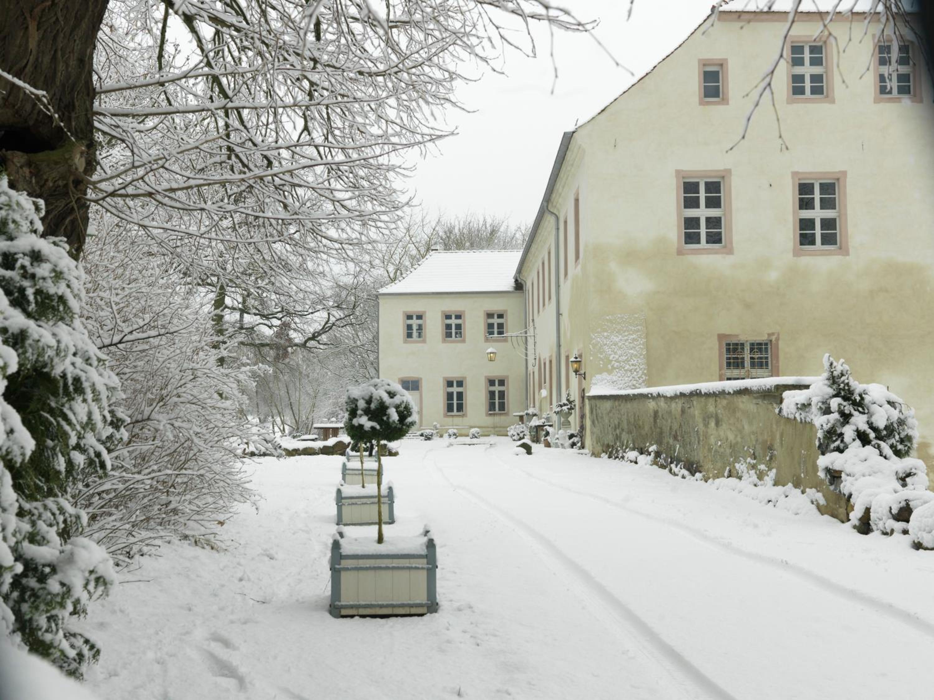Event- Kultur & B&B Kunst Schloss Neuenhagen Übernachten im Denkmal