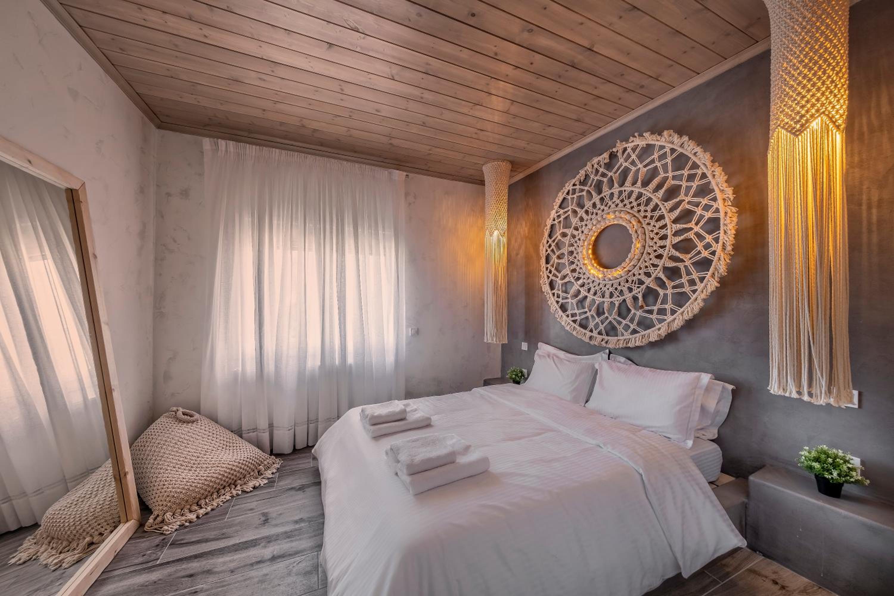 Macrame Suites