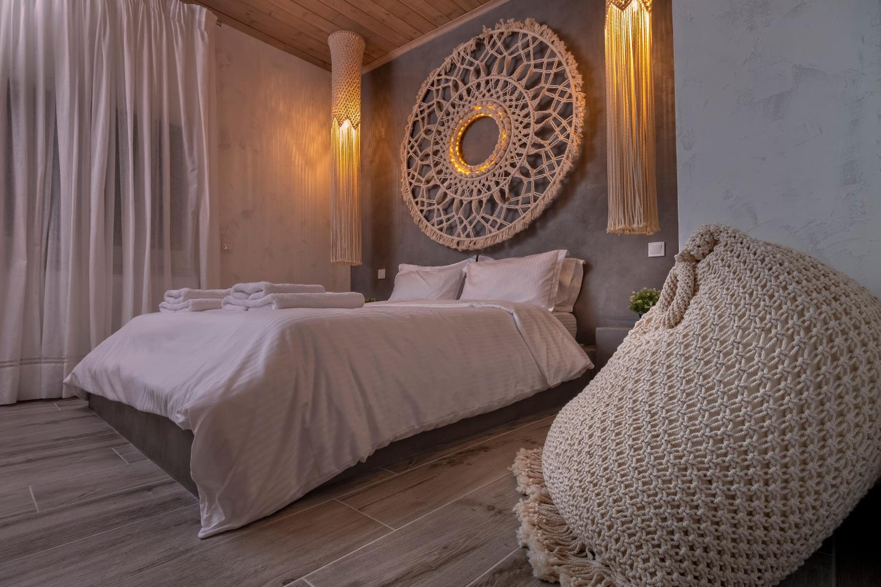 Macrame Suites