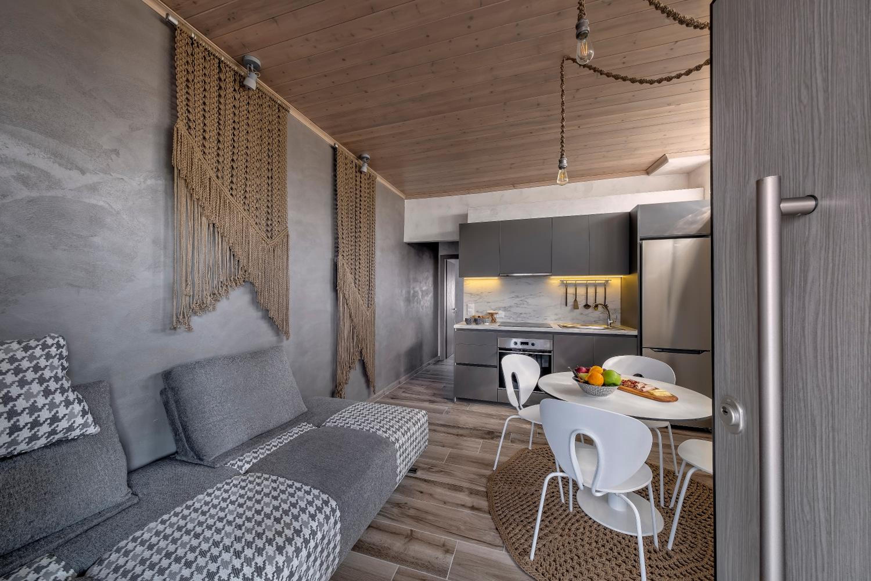 Macrame Suites