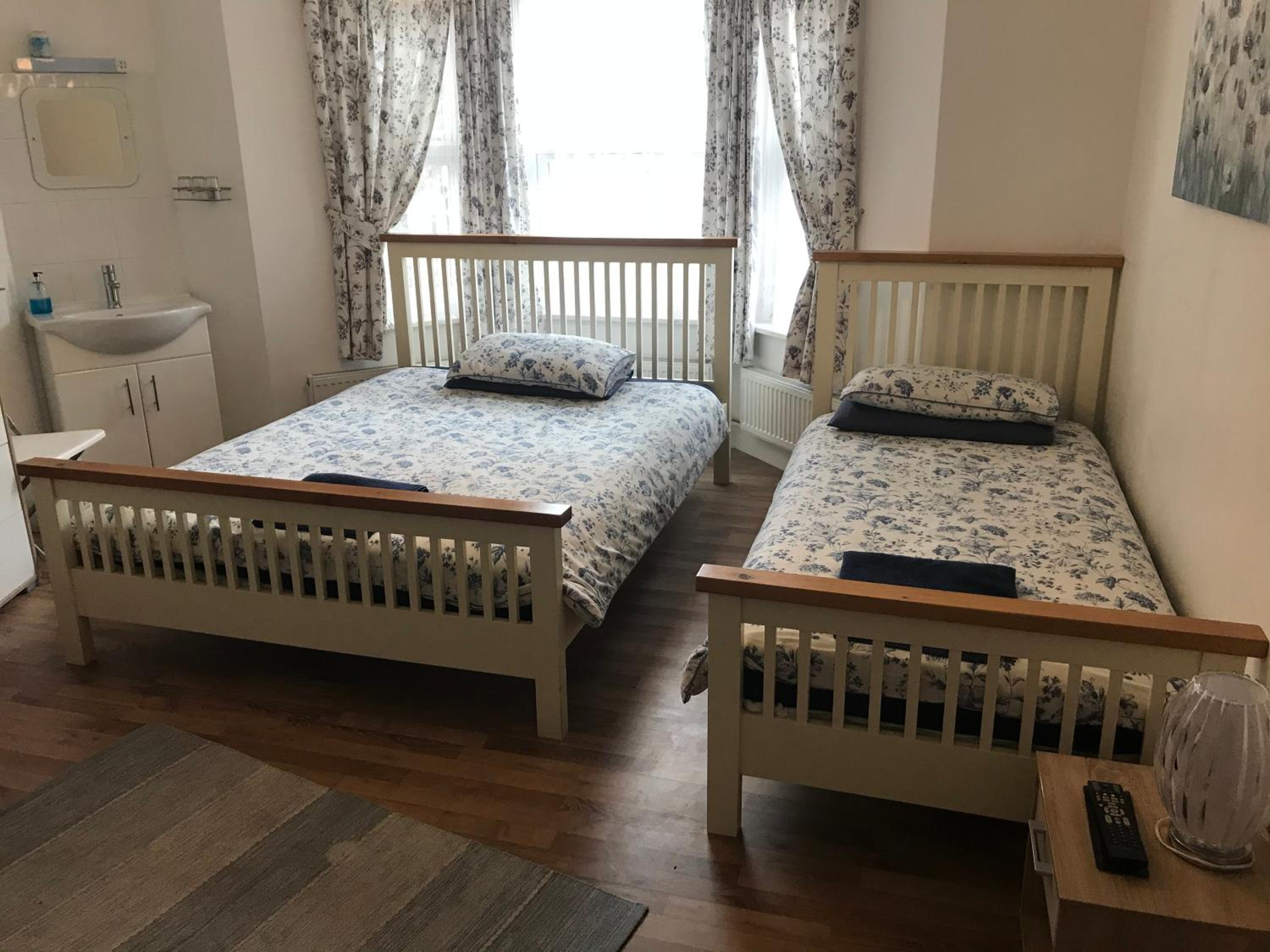 Abbey Lodge Guest House view 5