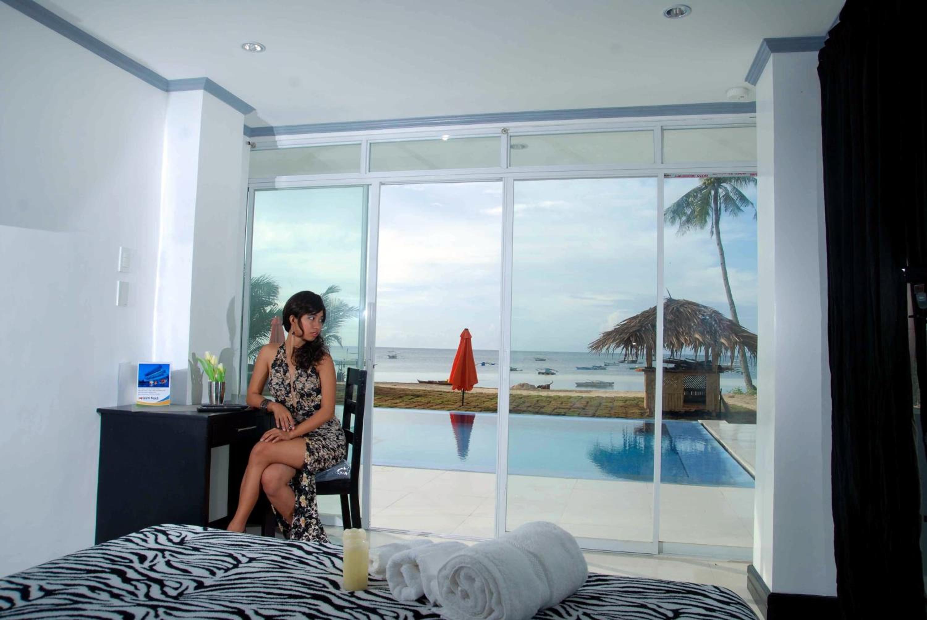 Bohol South Beach Hotel