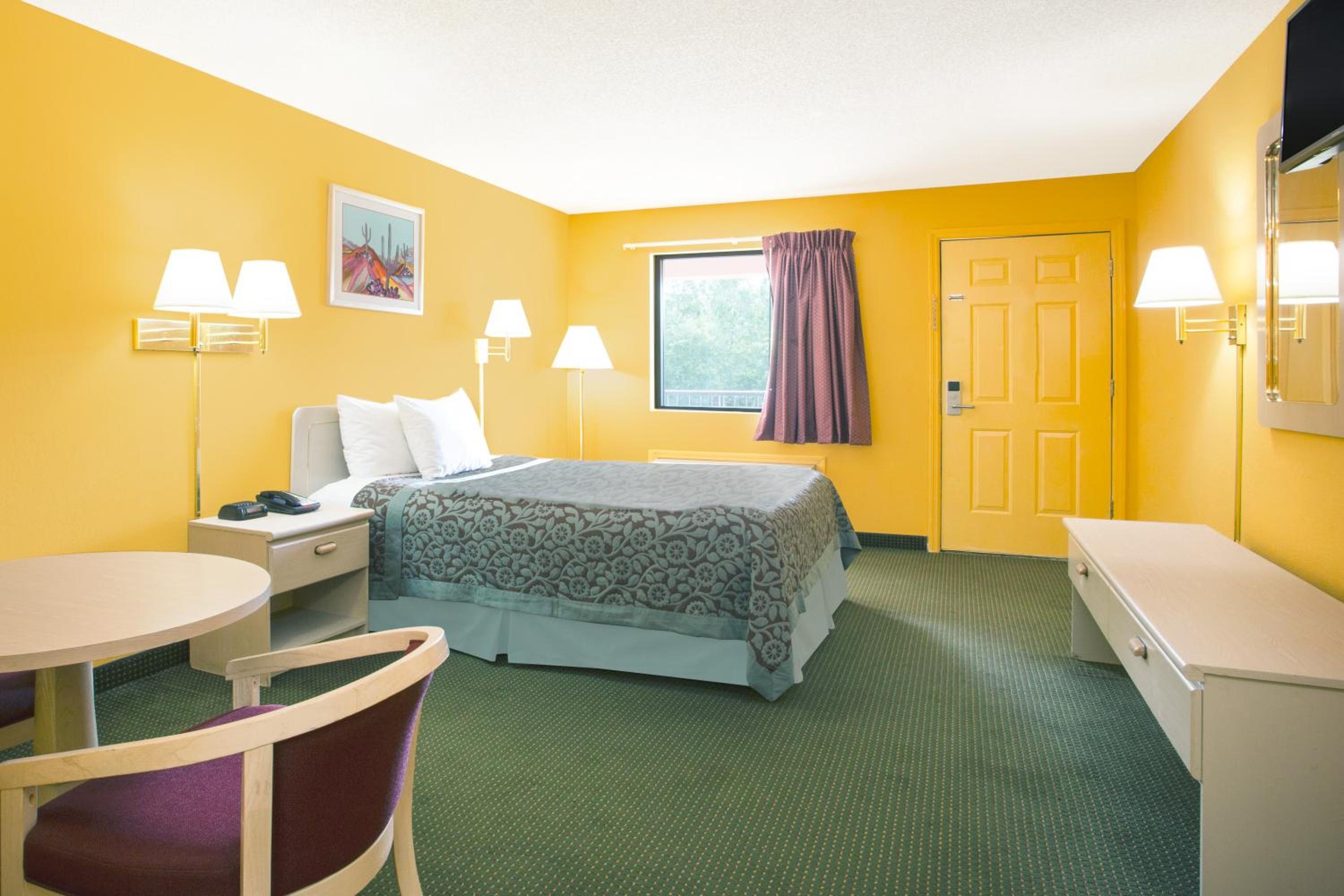 Days Inn by Wyndham Camilla - Property Image 11