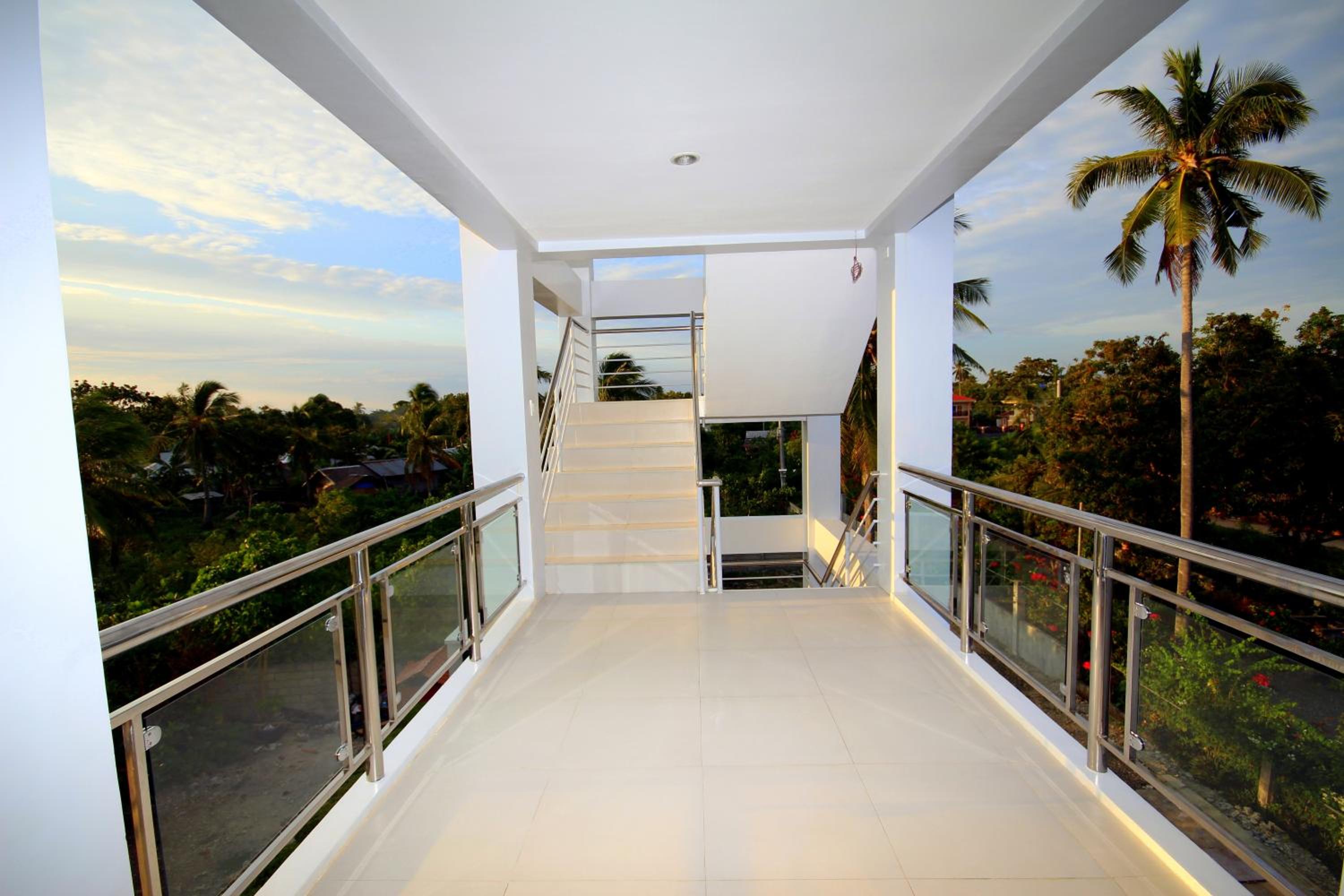 Bohol South Beach Hotel