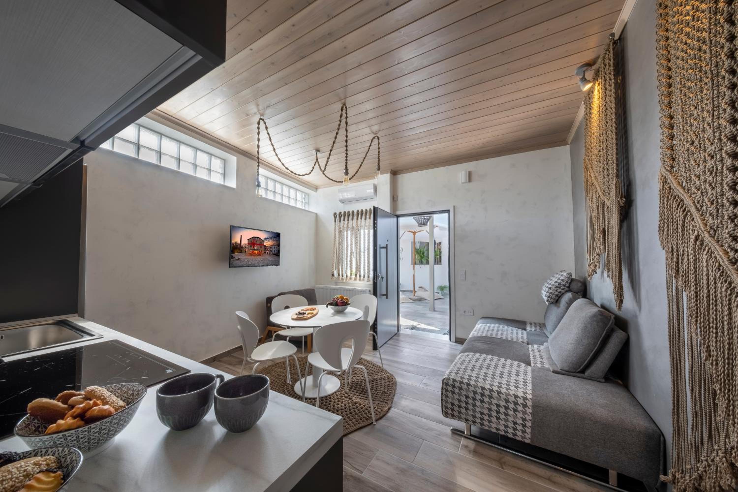 Macrame Suites
