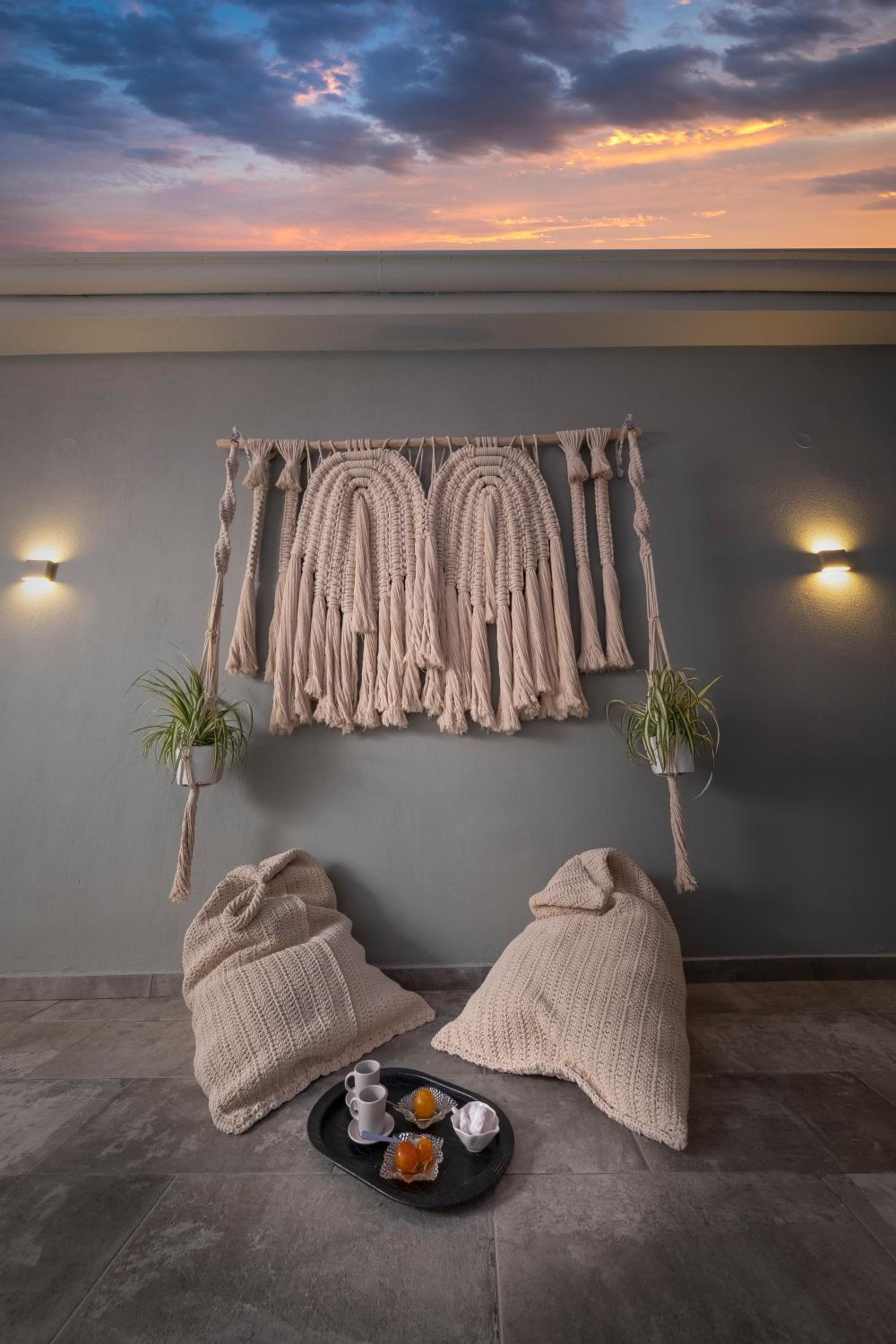 Macrame Suites
