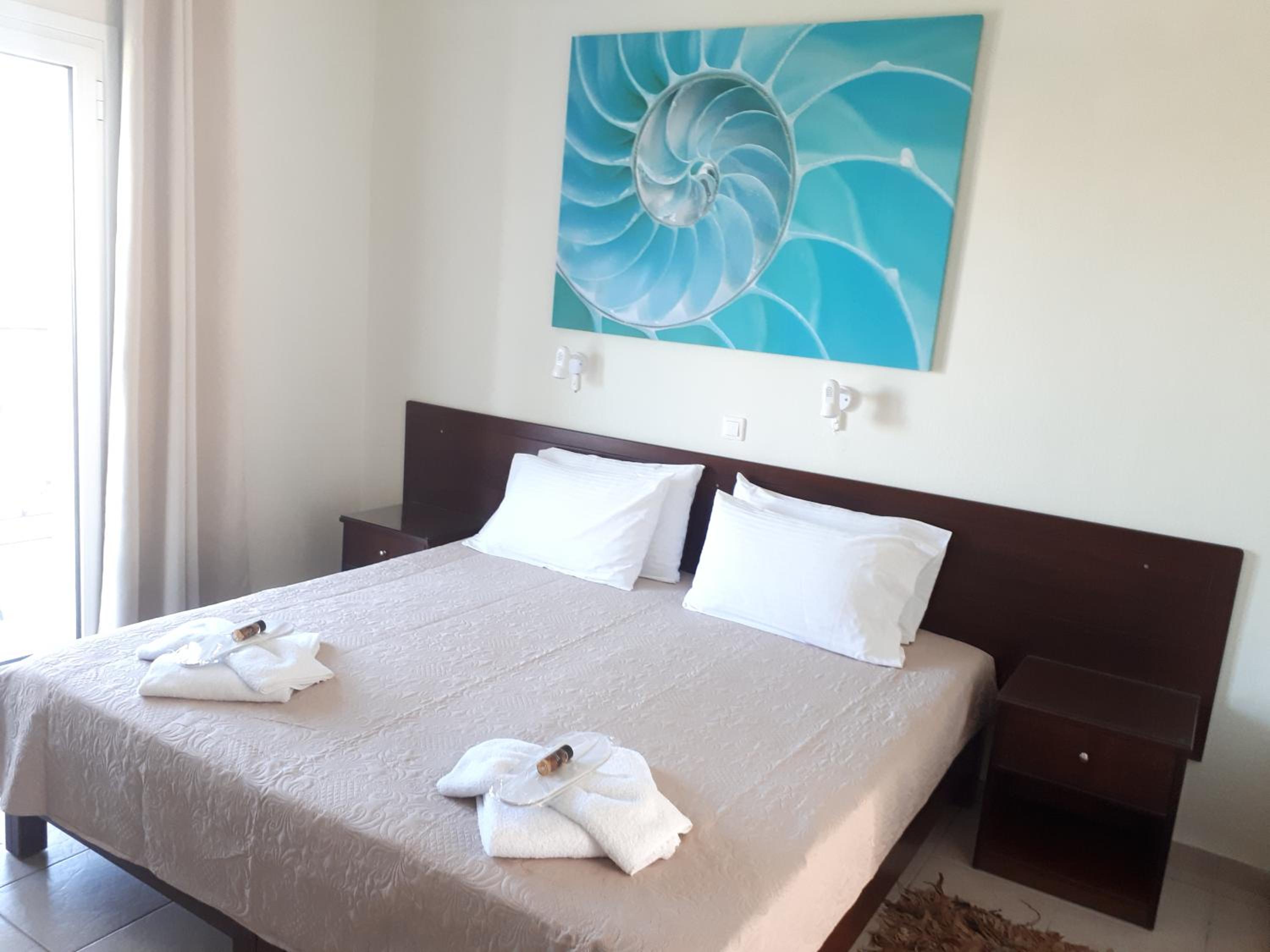 Metaxa Apartments