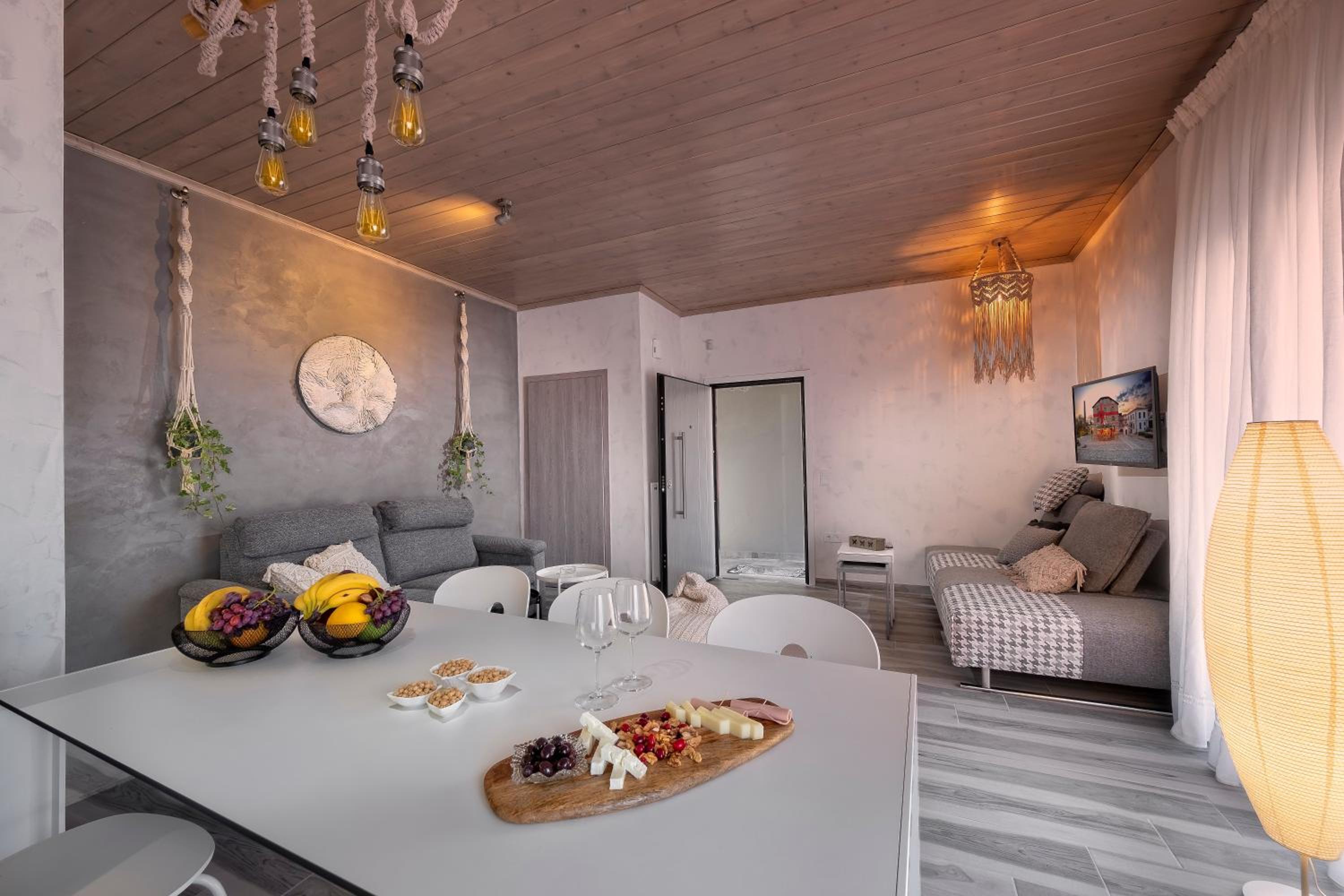 Macrame Suites