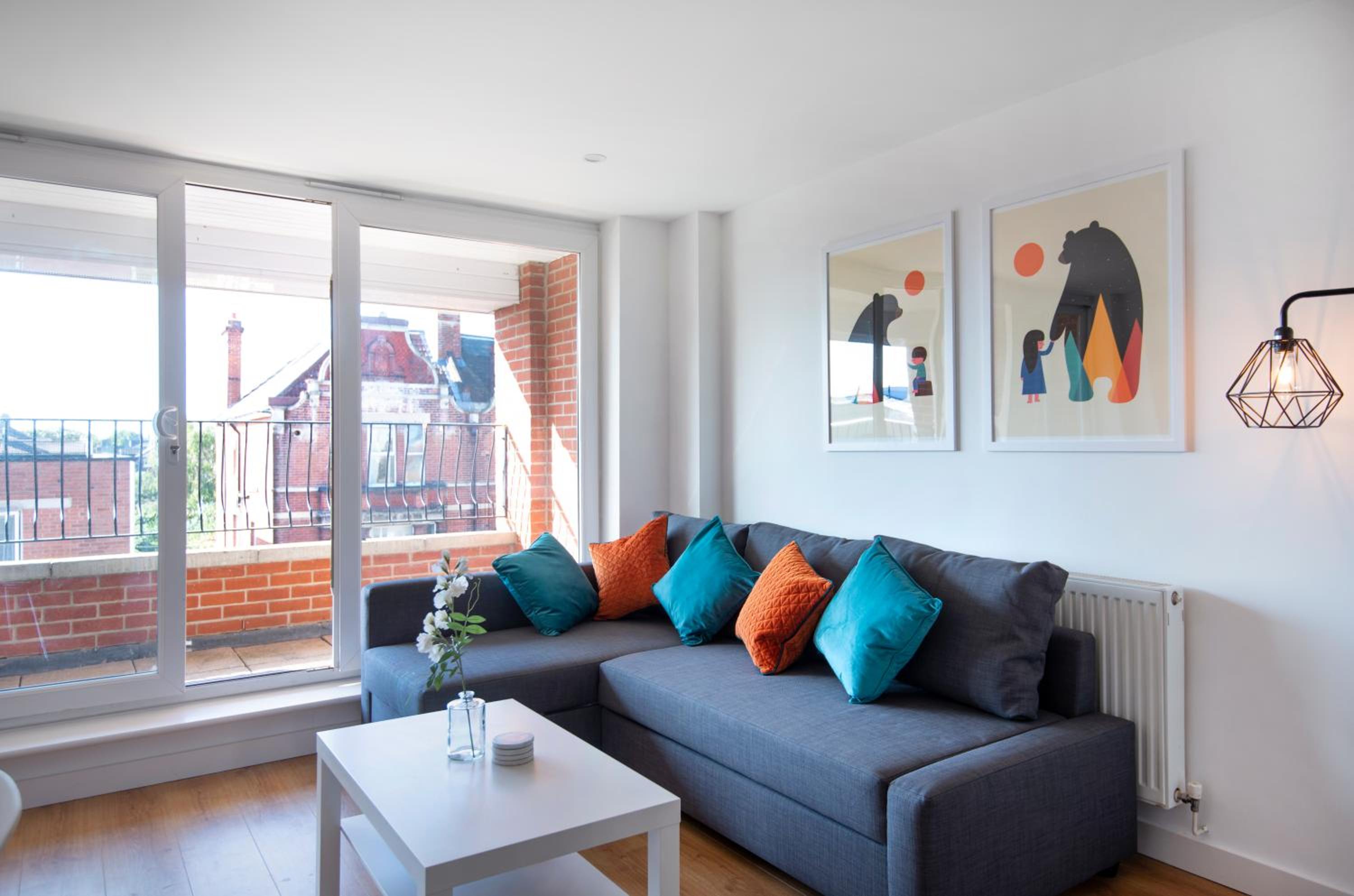 Elm View - 2 Bedroom 2 Bathroom Apartment with Parking in Central Southsea, Portsmouth view 5