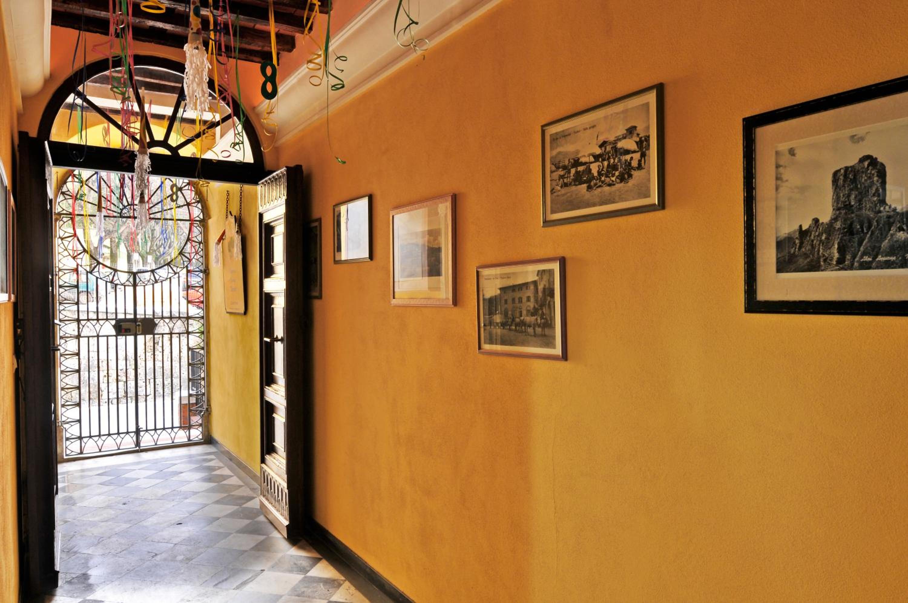Sul Prado en Pietrasanta — recepcion & lobby