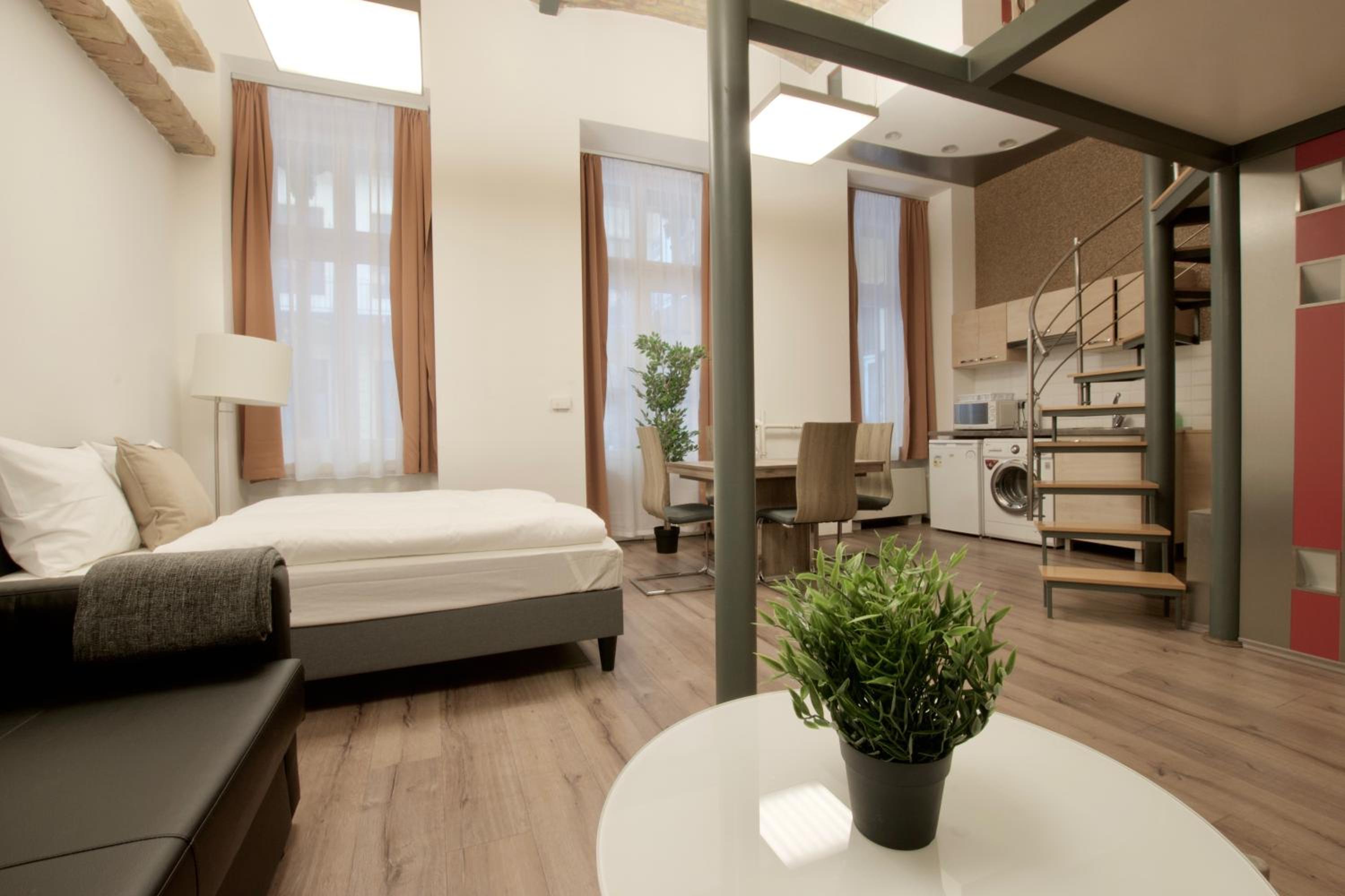 St. King 1 by Hi5 Apartments view 2