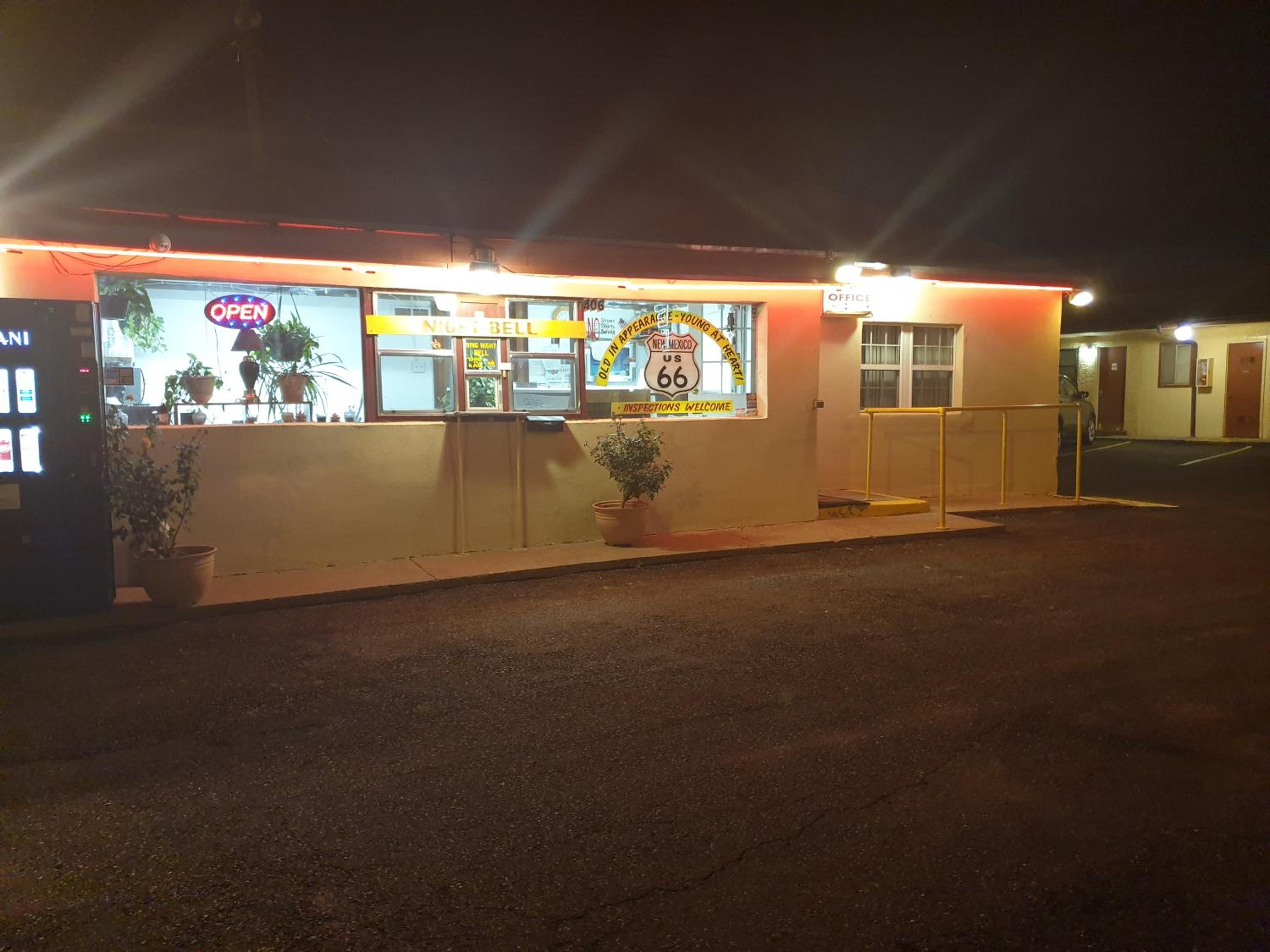 Tucumcari Vacations - Americana Motel - Property Image 3