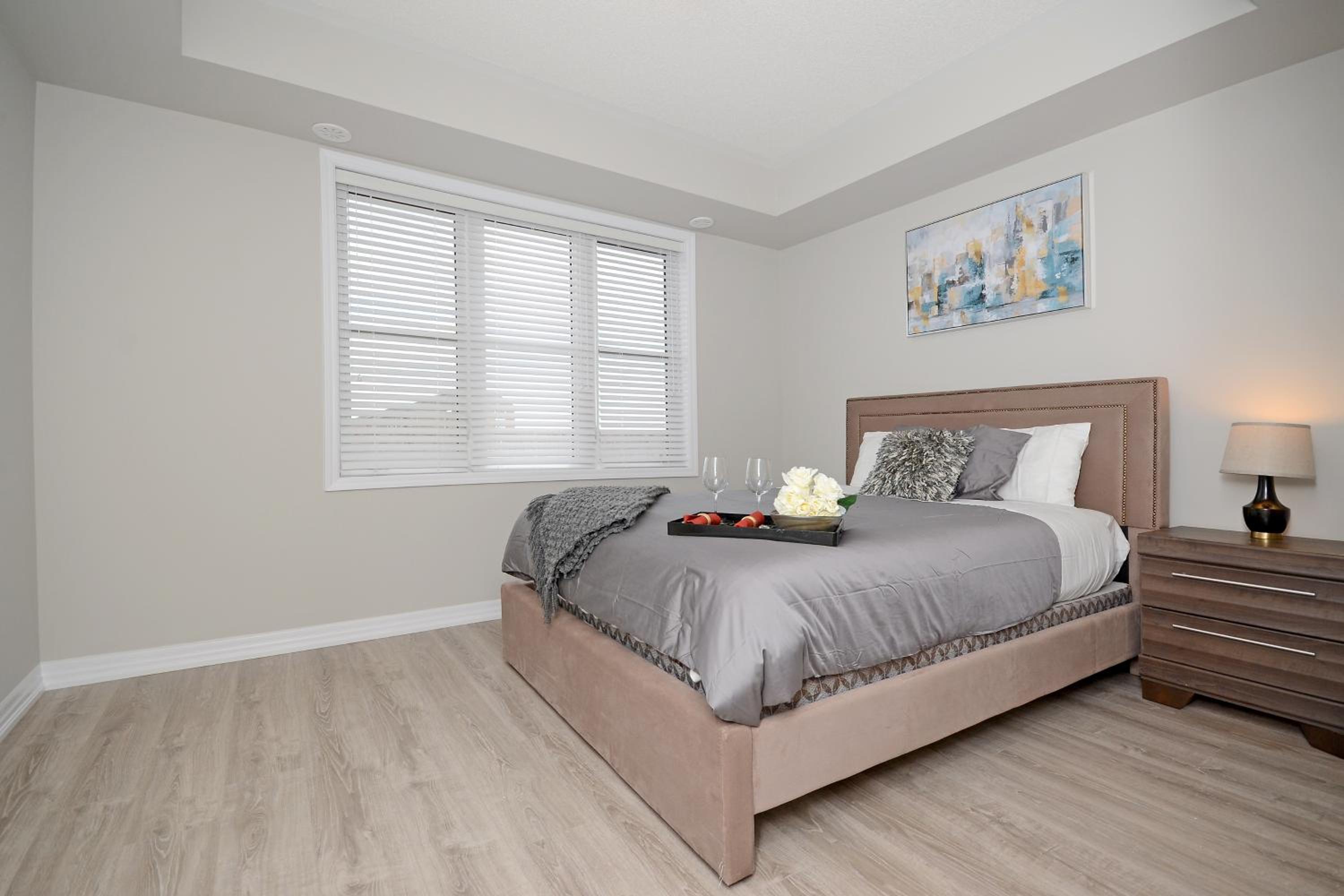 Royal Stays Townhome Collection - 3 Bedroom Townhome in Oakville - Property Image 33