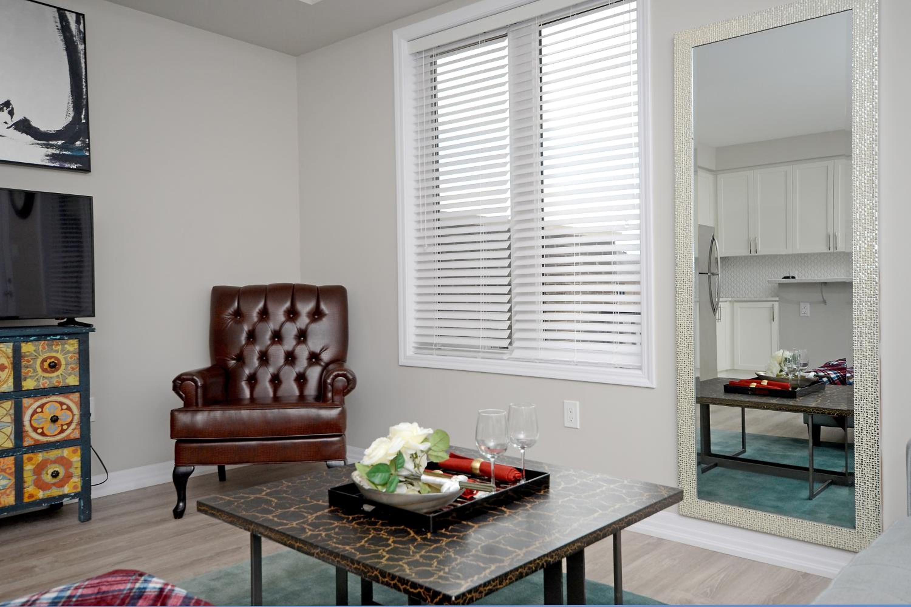 Royal Stays Townhome Collection - 3 Bedroom Townhome in Oakville - Property Image 43