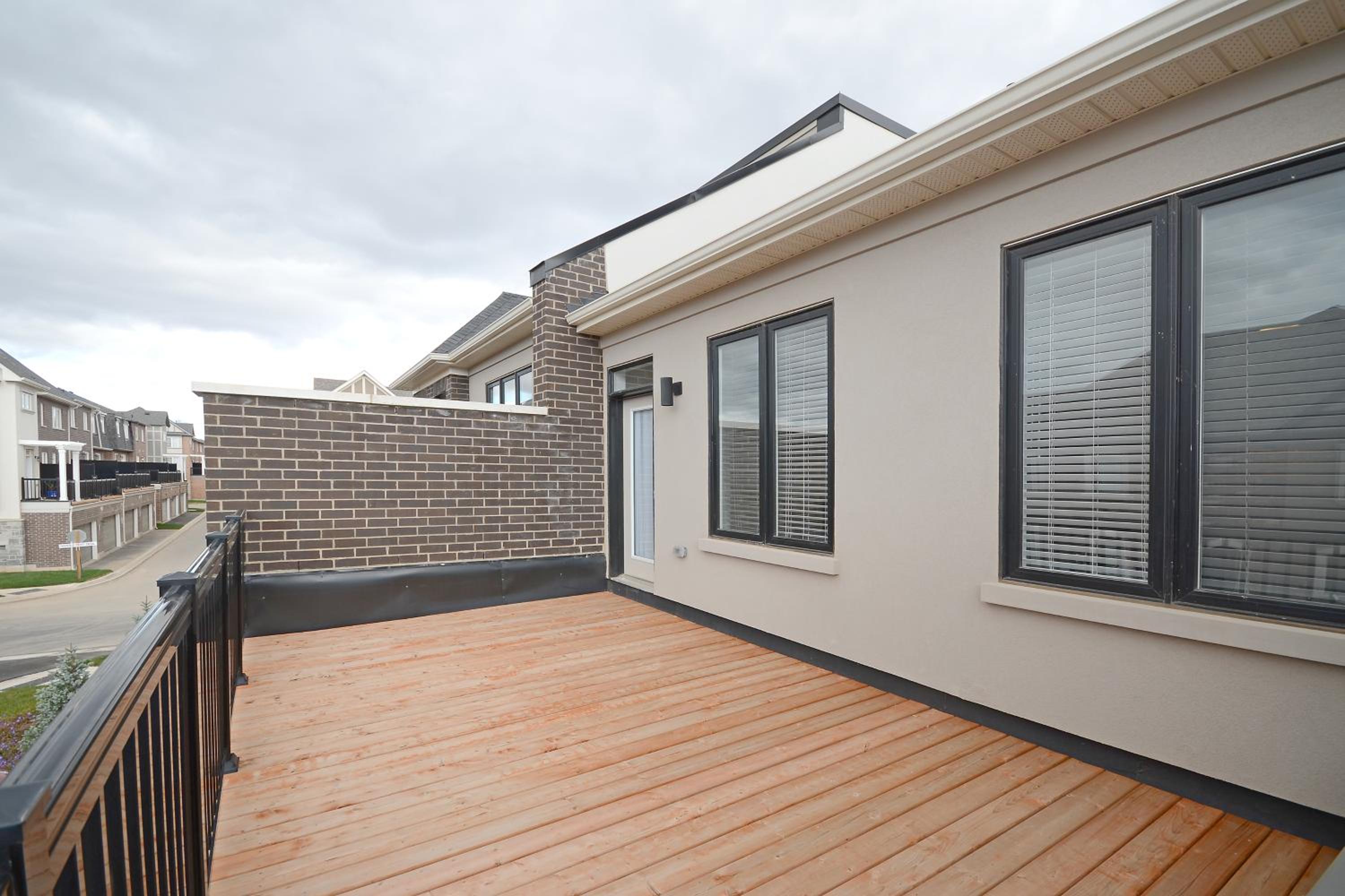 Royal Stays Townhome Collection - 3 Bedroom Townhome in Oakville - Property Image 44