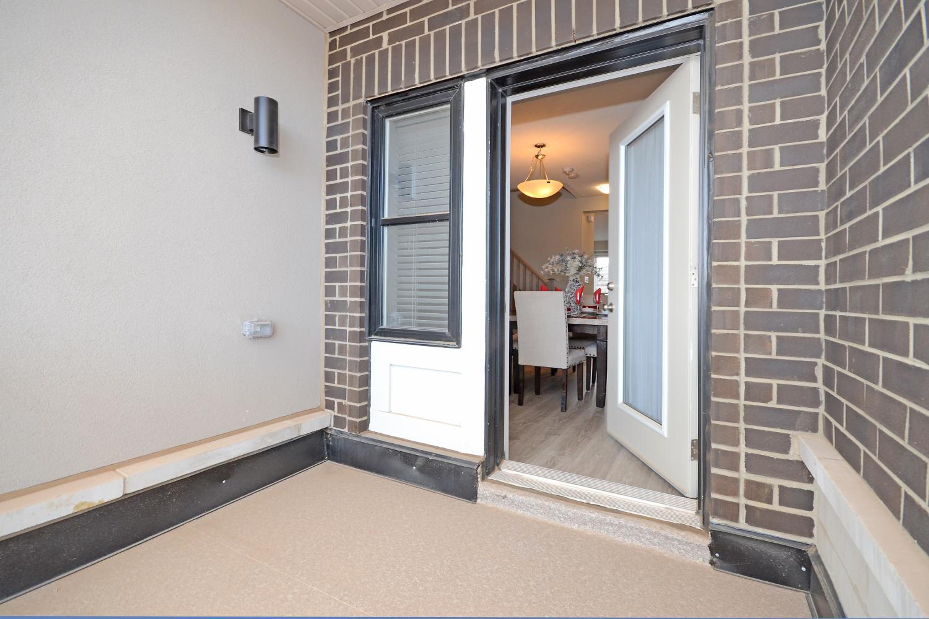 Royal Stays Townhome Collection - 3 Bedroom Townhome in Oakville - Property Image 45