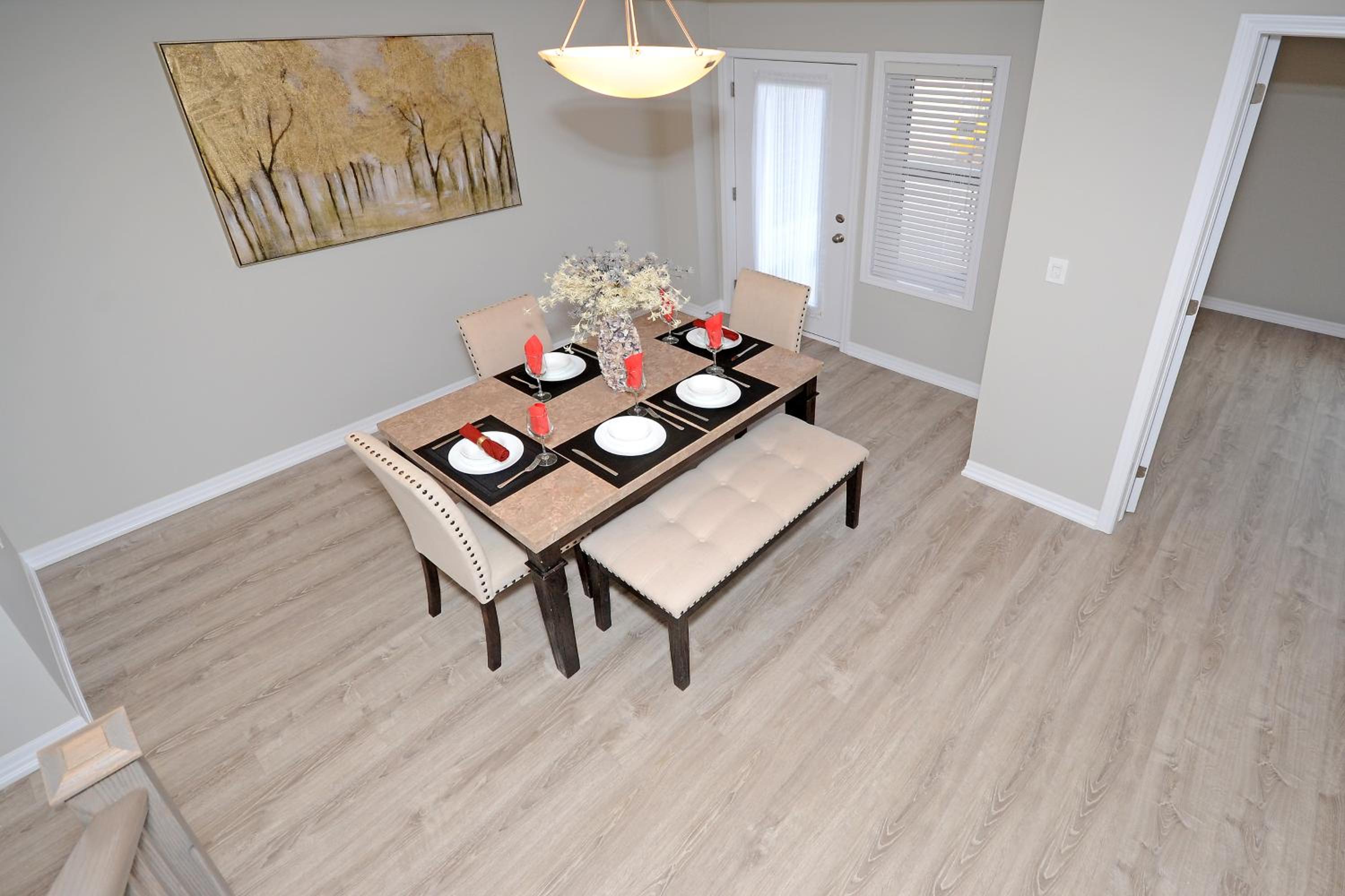 Royal Stays Townhome Collection - 3 Bedroom Townhome in Oakville - Property Image 2