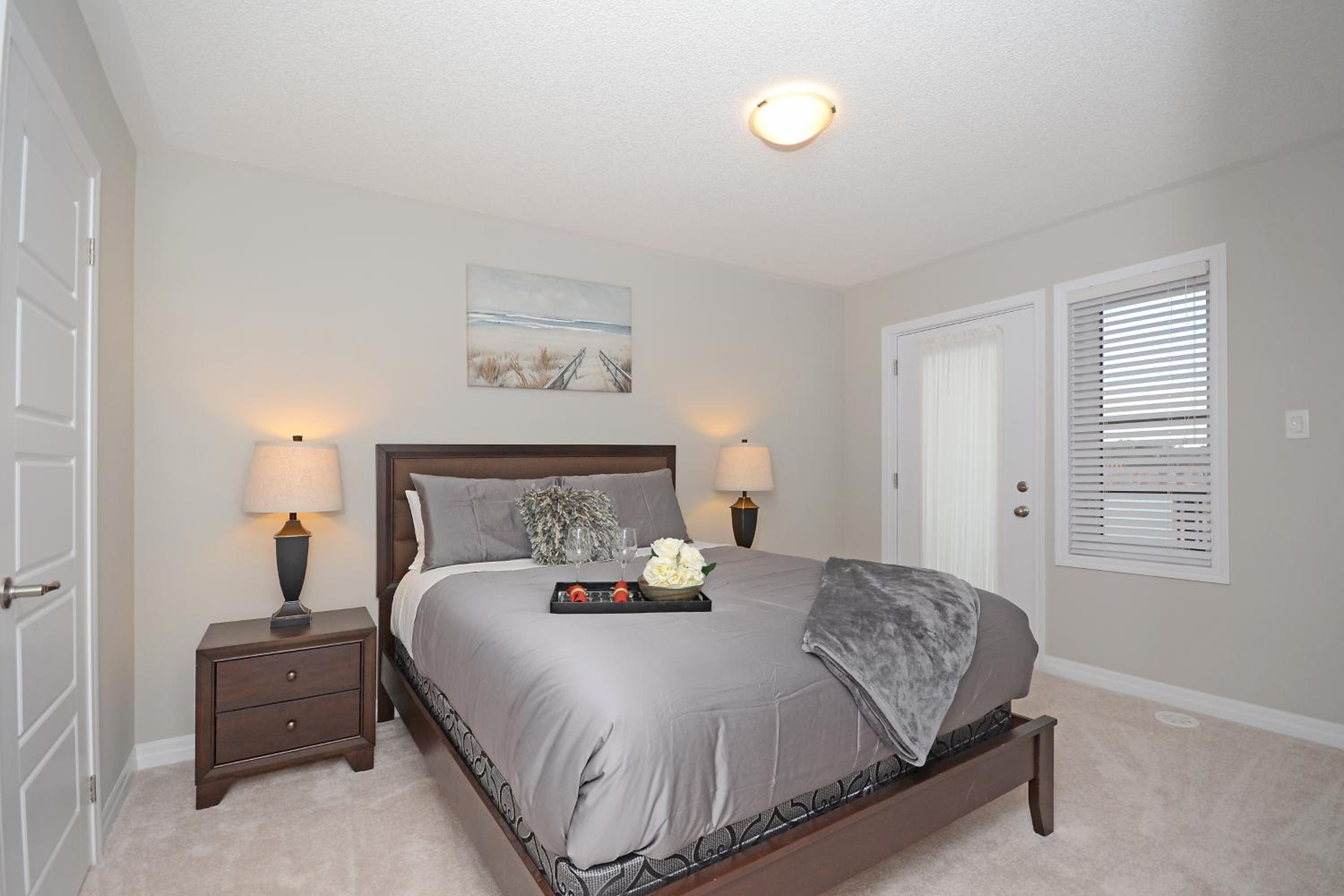 Royal Stays Townhome Collection - 3 Bedroom Townhome in Oakville - Property Image 34