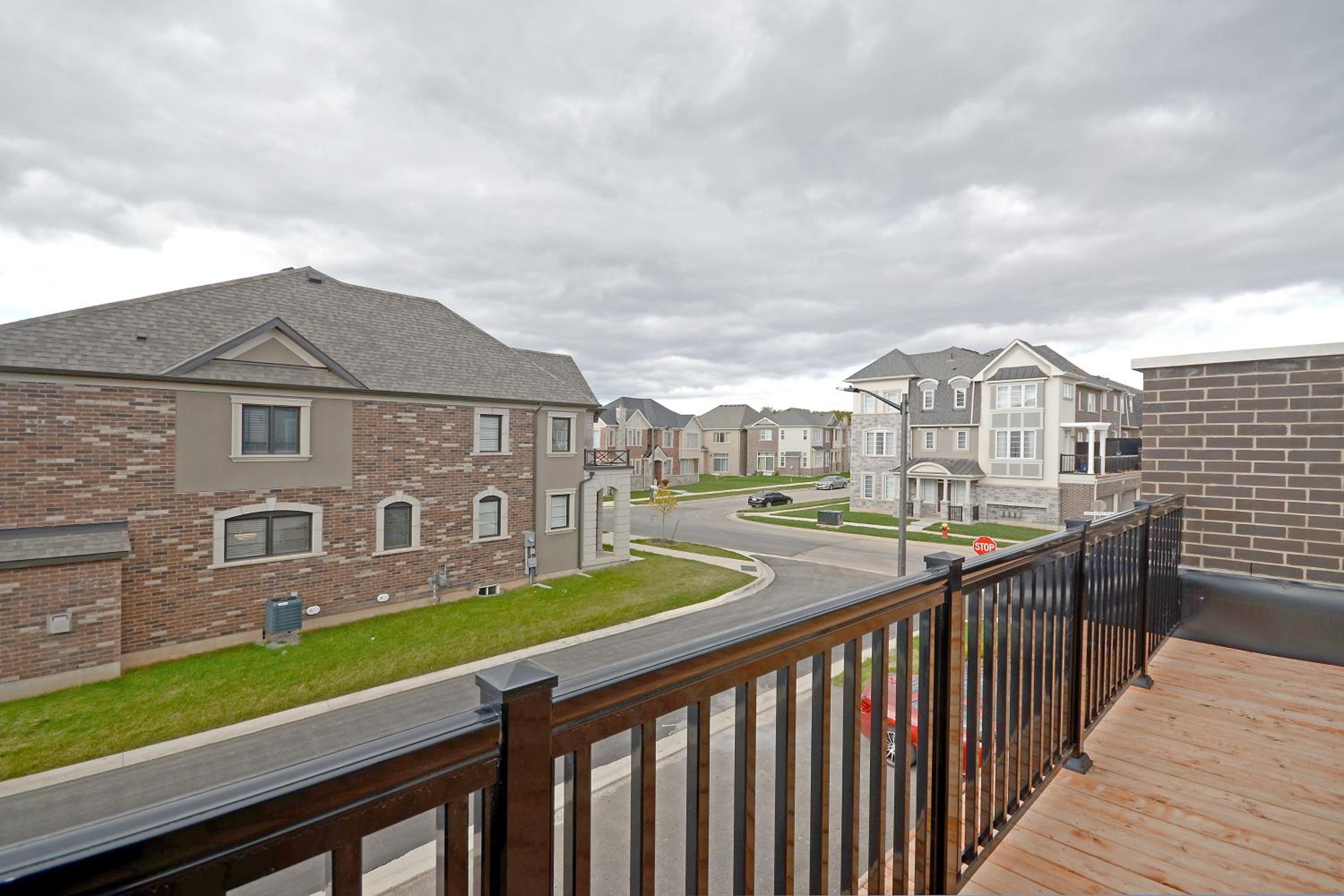 Royal Stays Townhome Collection - 3 Bedroom Townhome in Oakville - Property Image 4