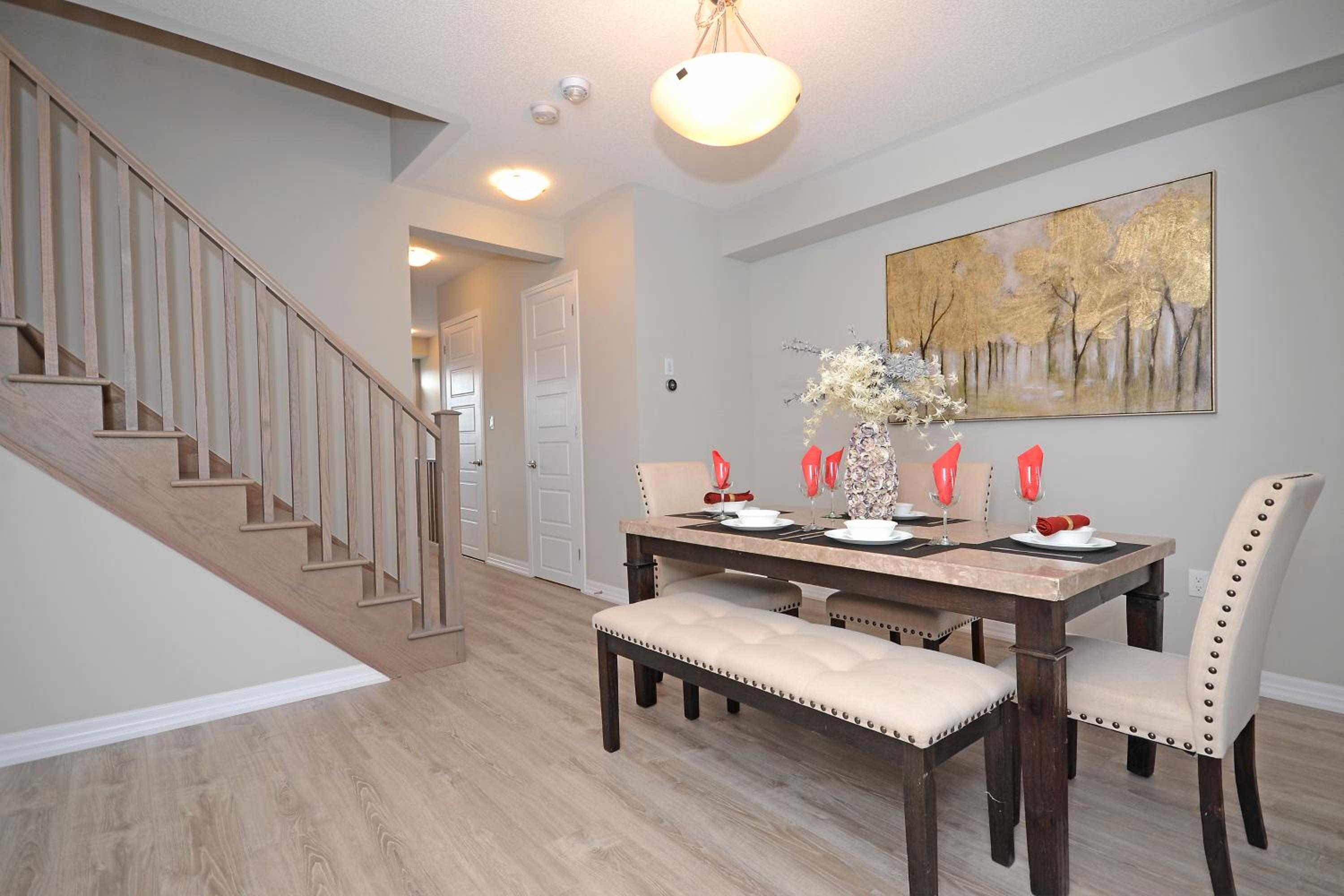 Royal Stays Townhome Collection - 3 Bedroom Townhome in Oakville - Property Image 5