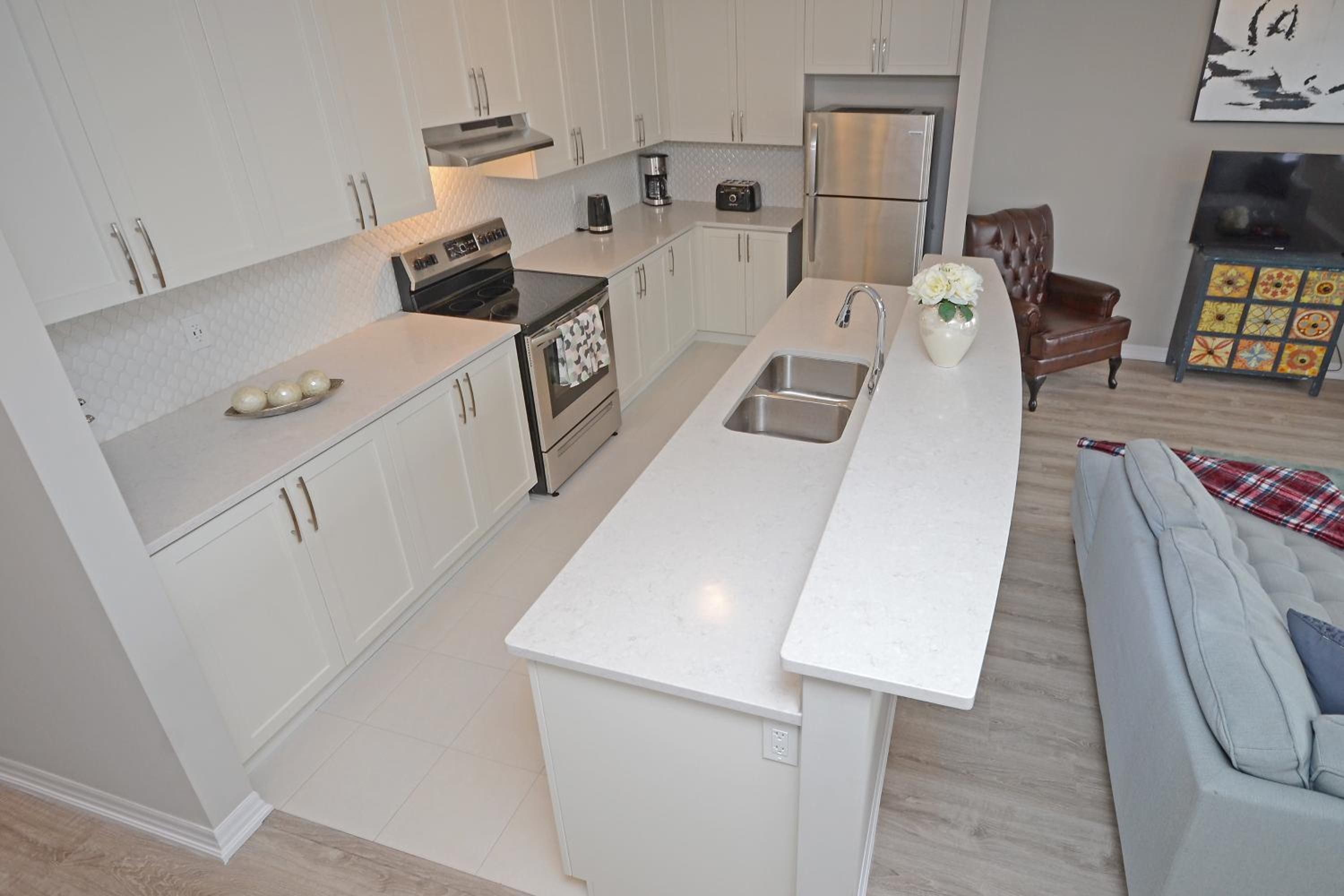 Royal Stays Townhome Collection - 3 Bedroom Townhome in Oakville - Property Image 12