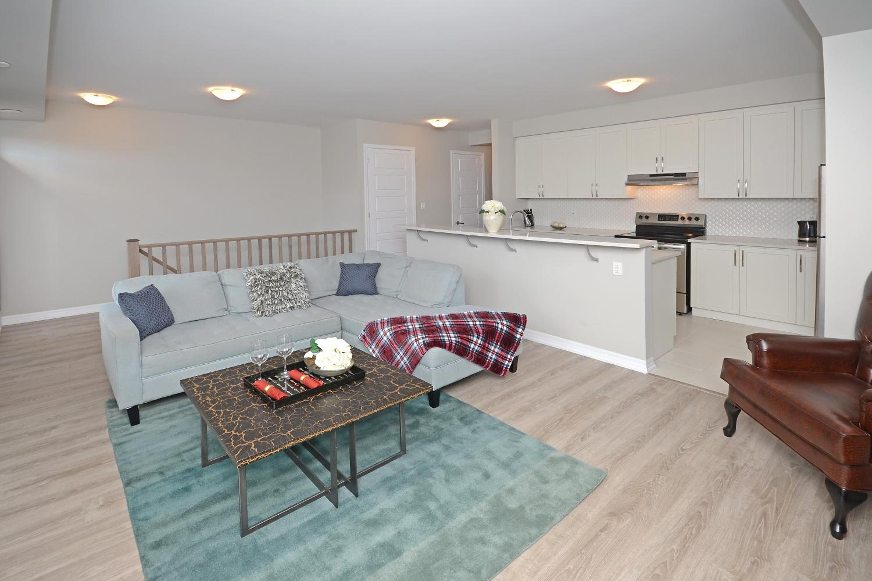 Toronto Vacations - Royal Stays Townhome Collection - 3 Bedroom Townhome in Oakville - Property Image 5