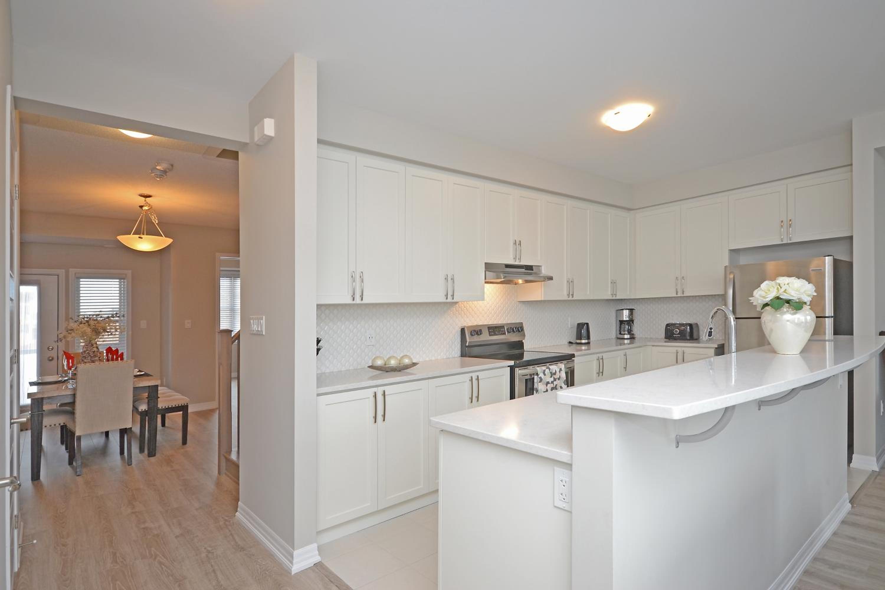 Royal Stays Townhome Collection - 3 Bedroom Townhome in Oakville - Property Image 1