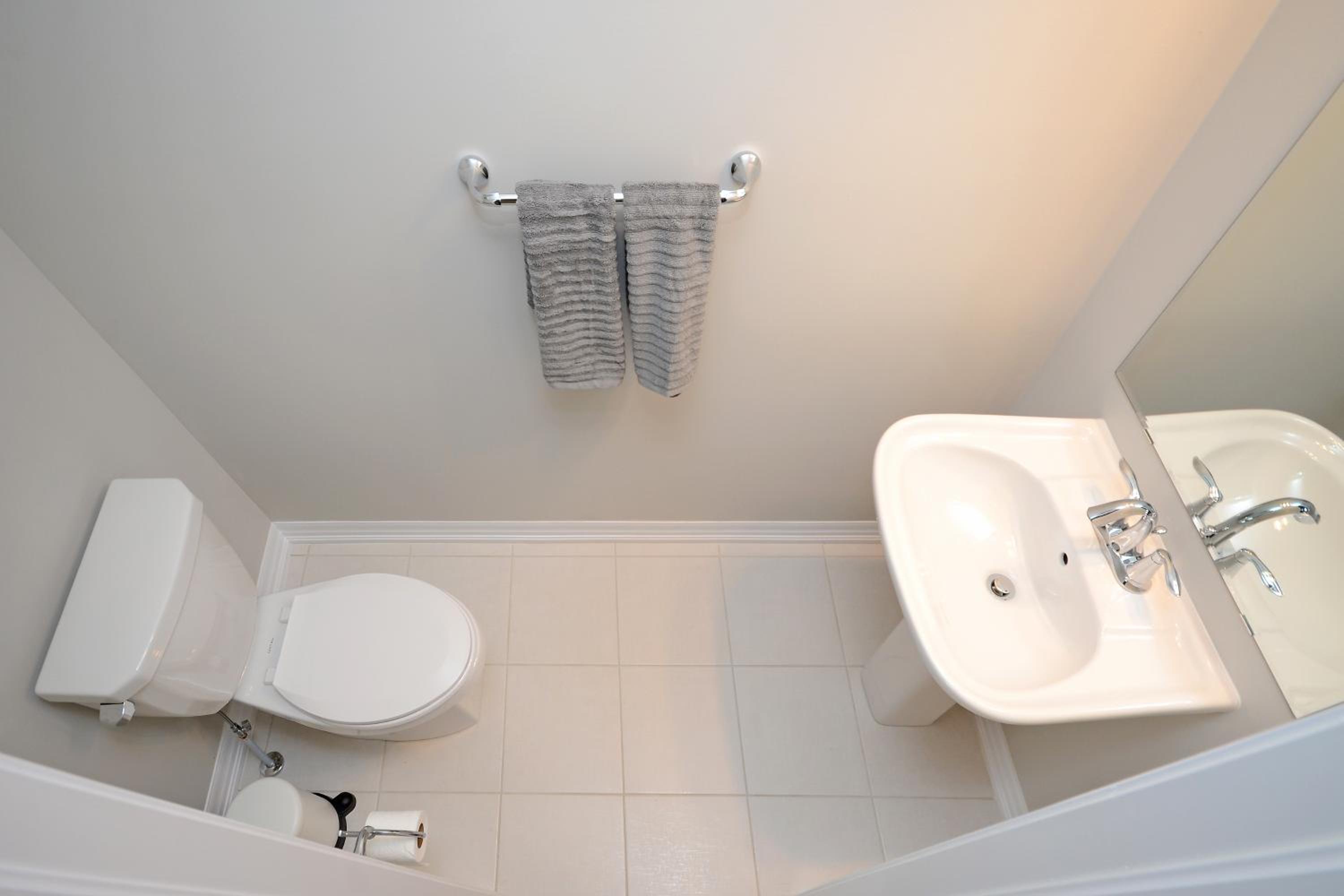 Royal Stays Townhome Collection - 3 Bedroom Townhome in Oakville - Property Image 15