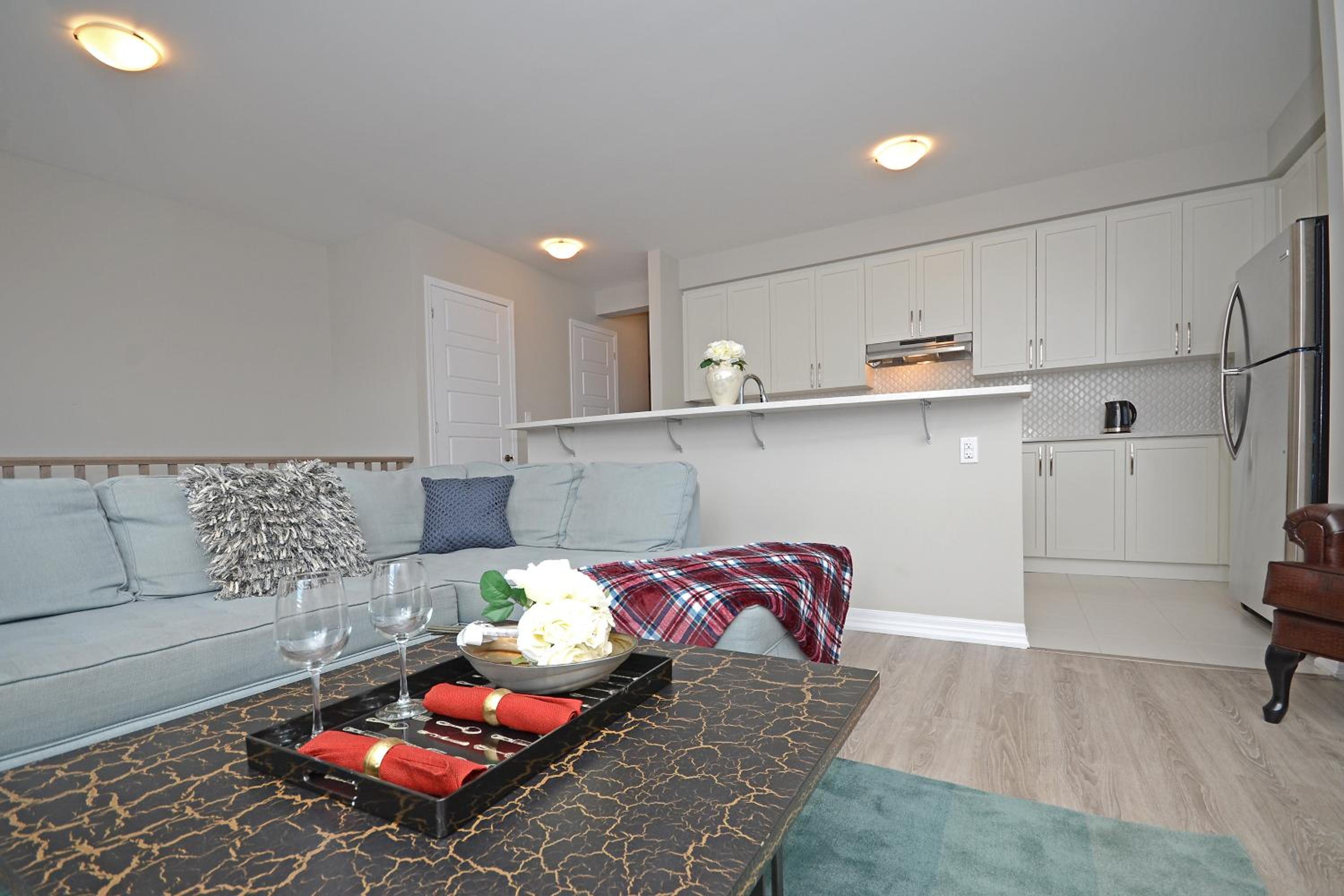 Royal Stays Townhome Collection - 3 Bedroom Townhome in Oakville - Property Image 19