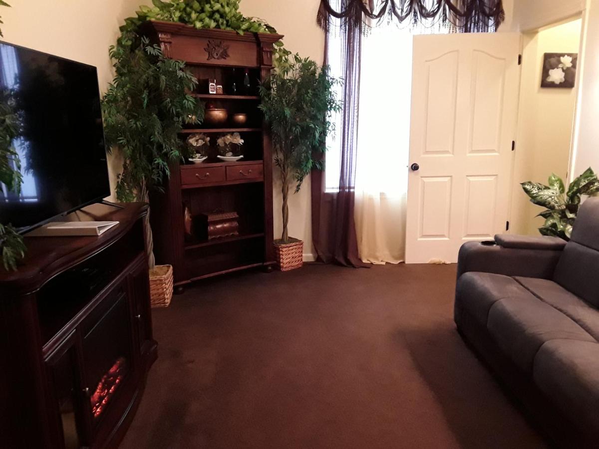 Lions Gate Manor