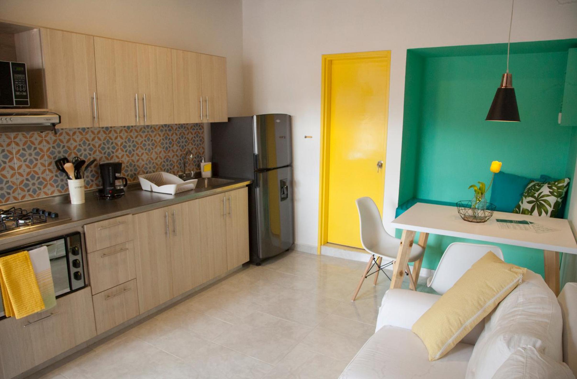 Apartamento remodelado en el mejor sitio del centro de Medellín Home Aris 401 view 2