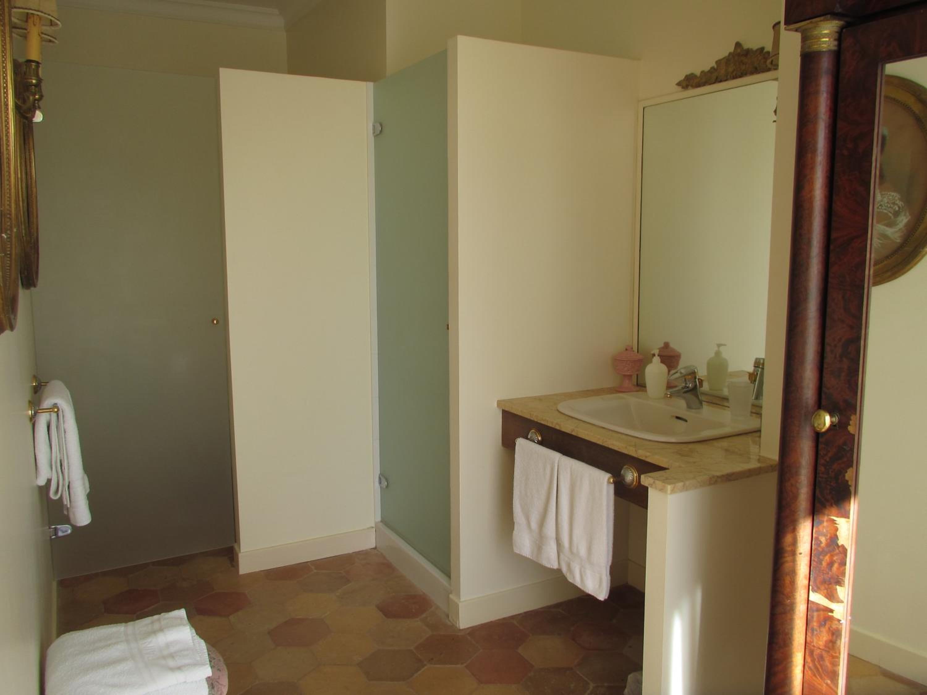 Photo 48