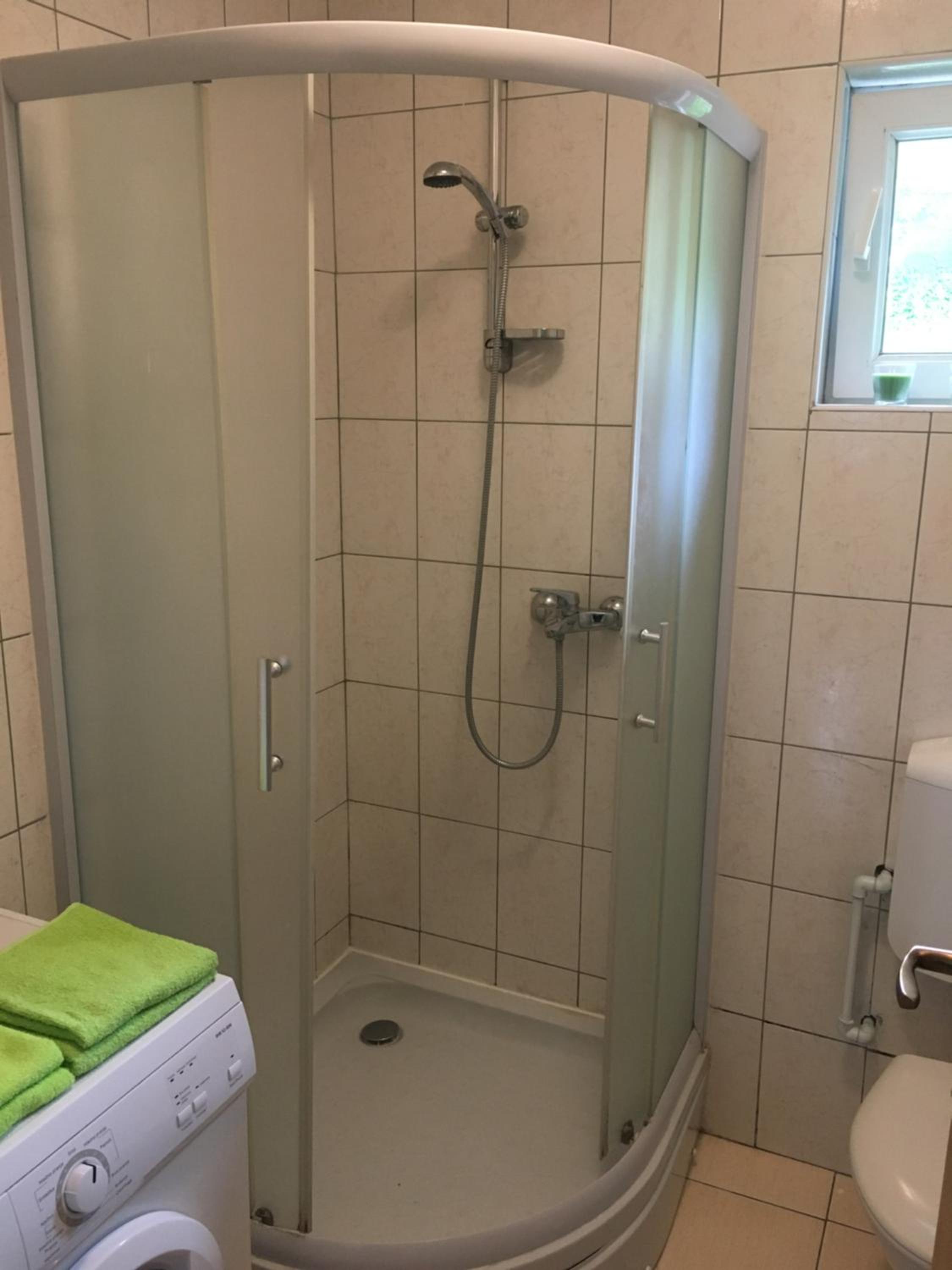 Apartment Green