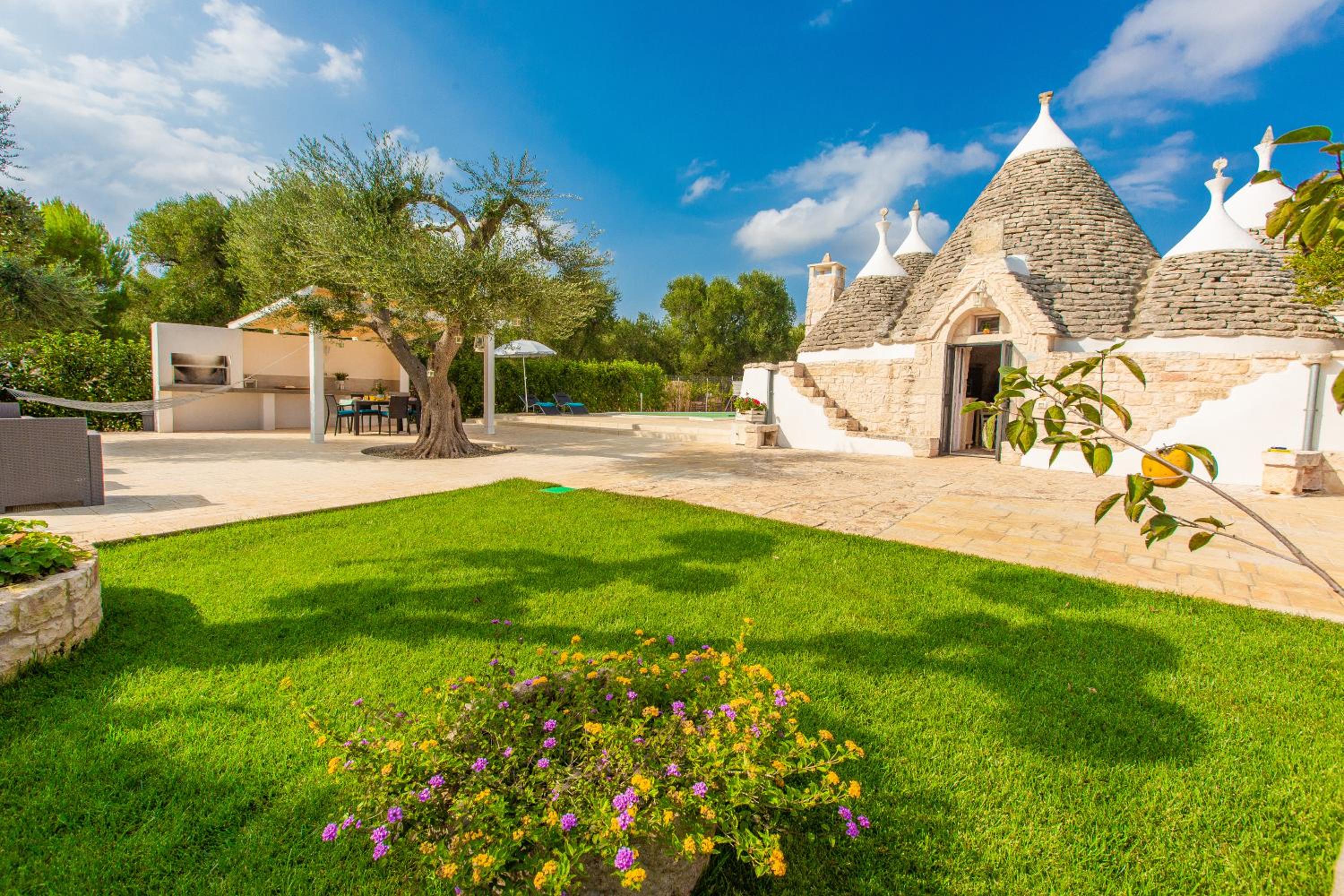 Trullo del Mandarino con piscina view 3
