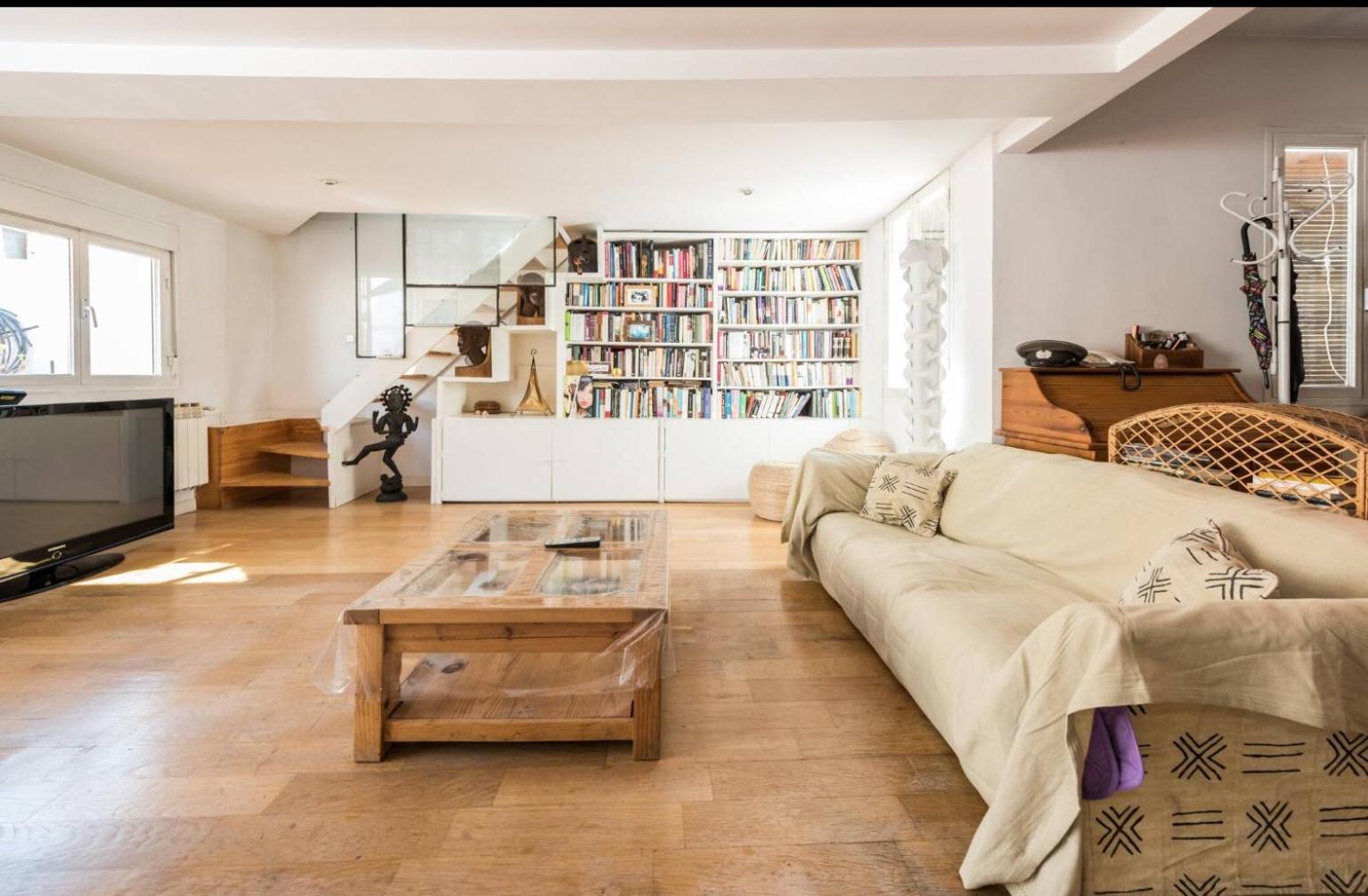 Spacious Penthouse with Large Terrace in Malasaña view 4