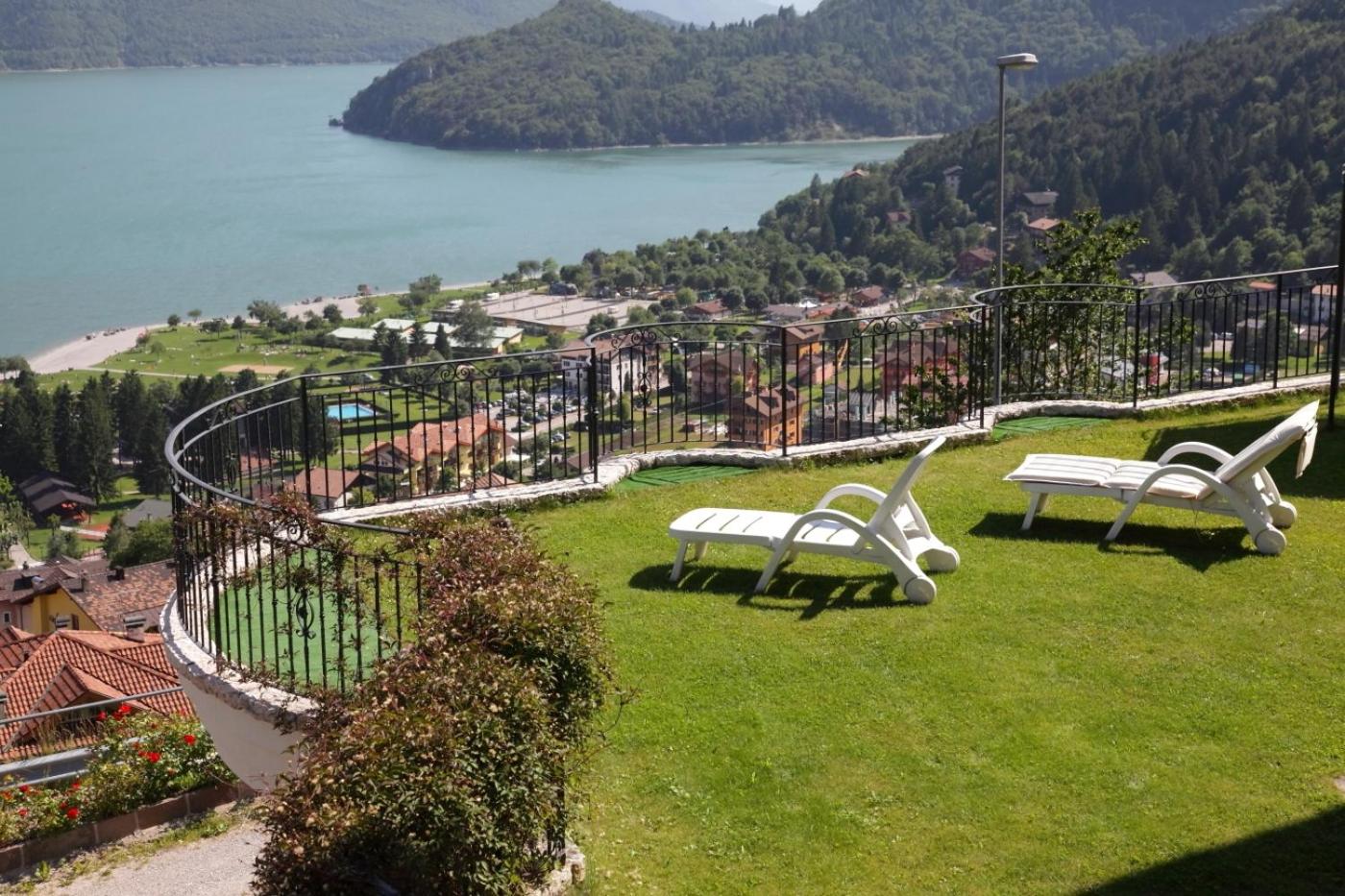 Villa Gardenia Molveno view 4