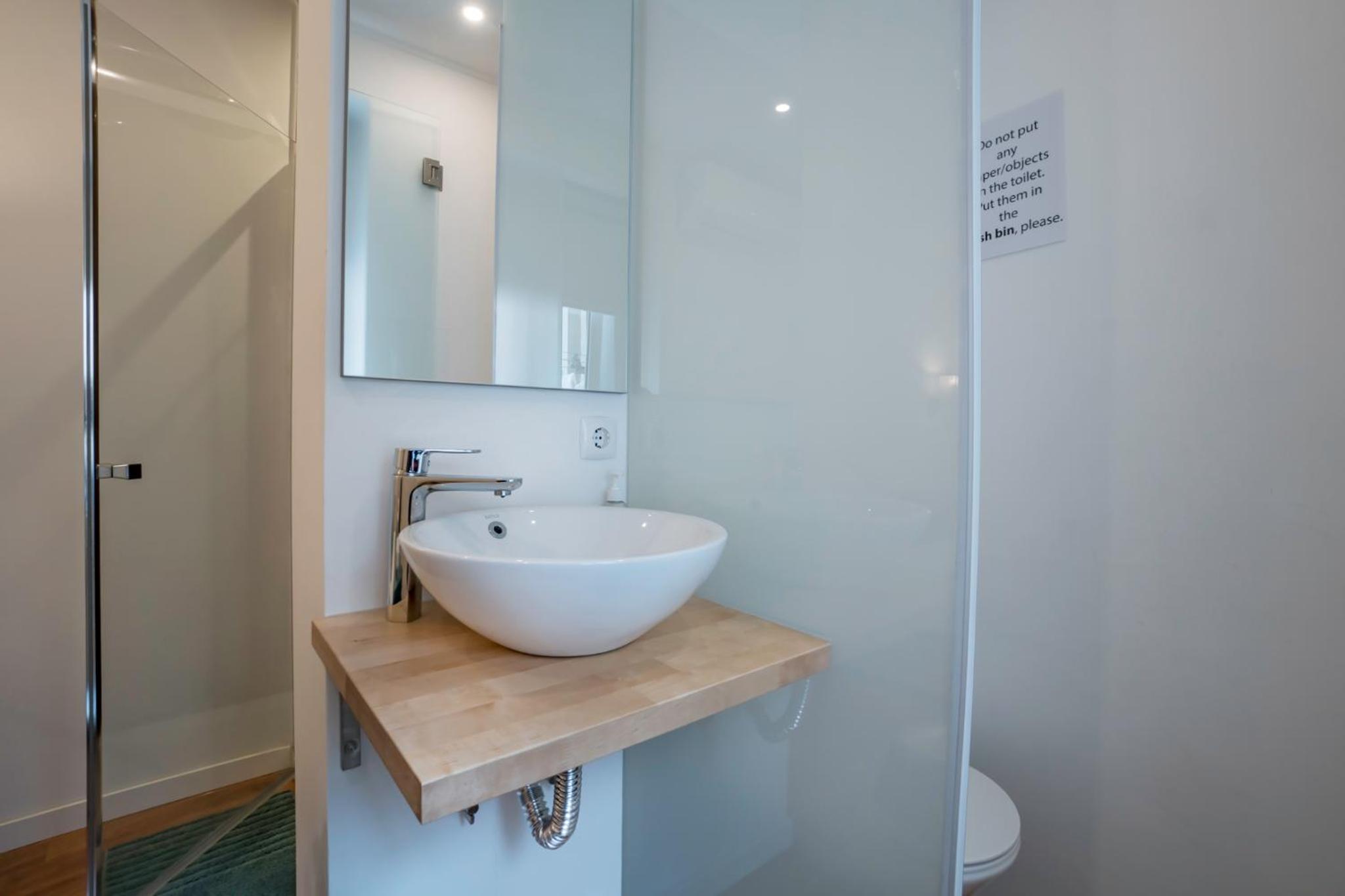 Beautiful Downtown Apartment view 5