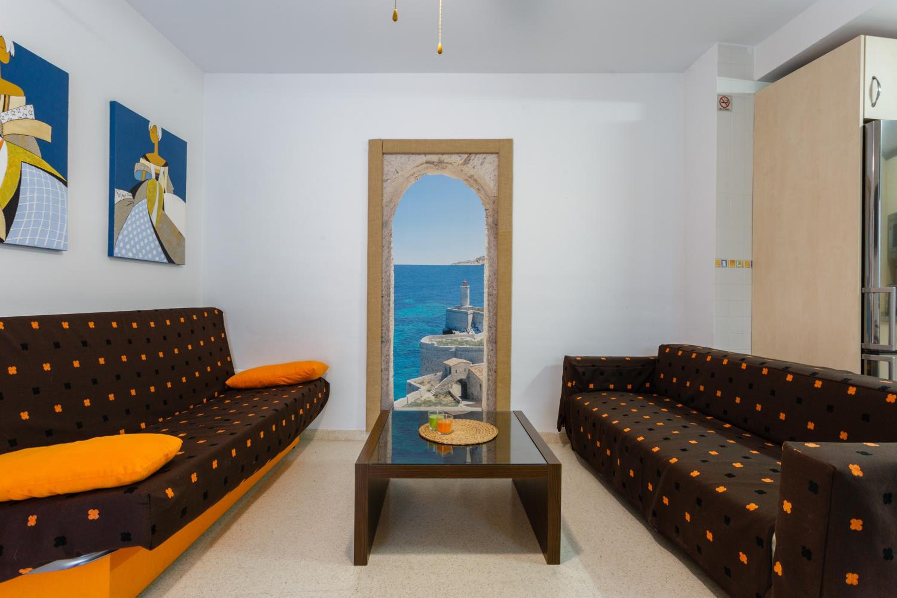 Puerta San FELIX free parking by Cadiz4Rentals view 3