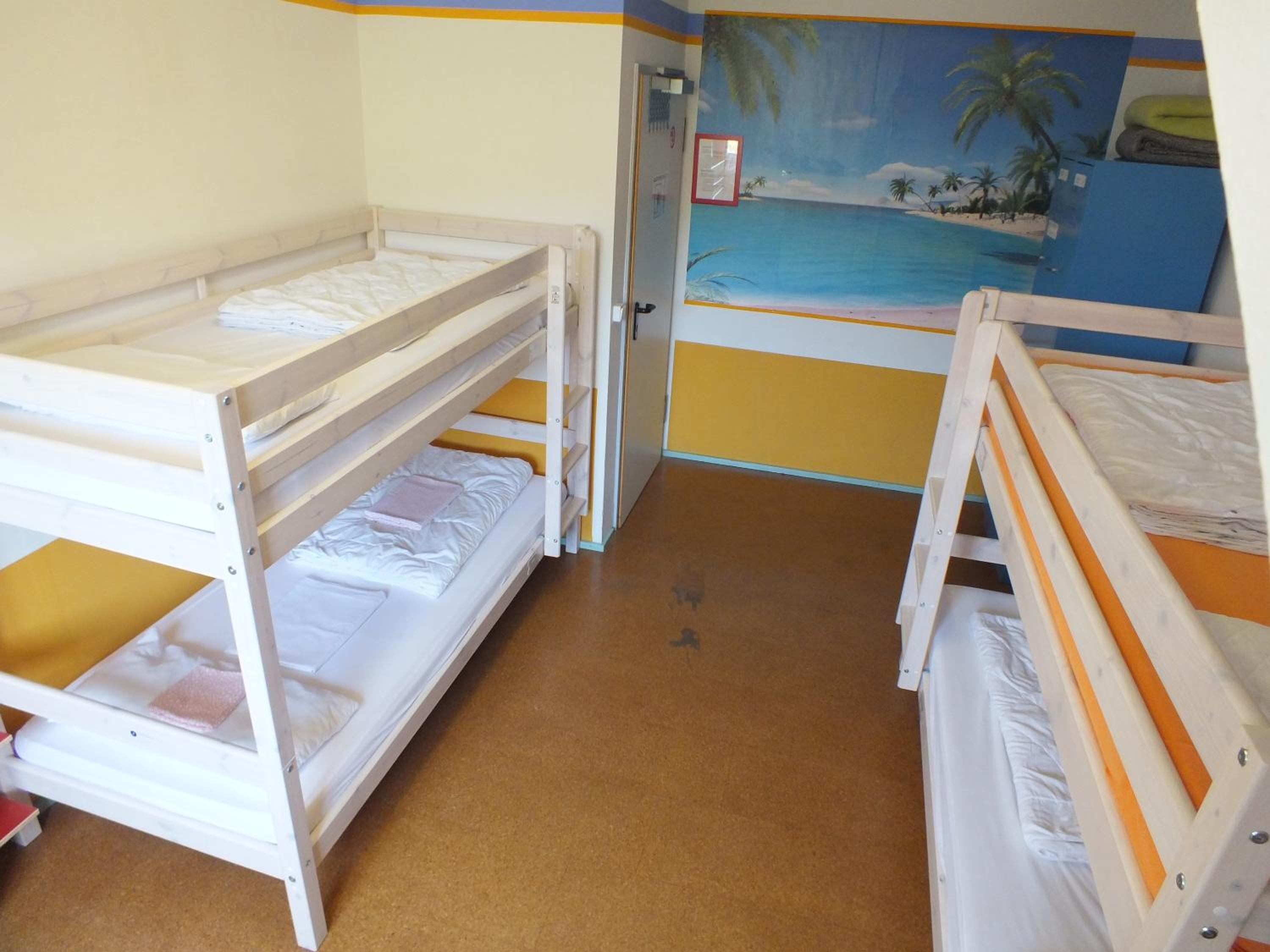 Max Hostel