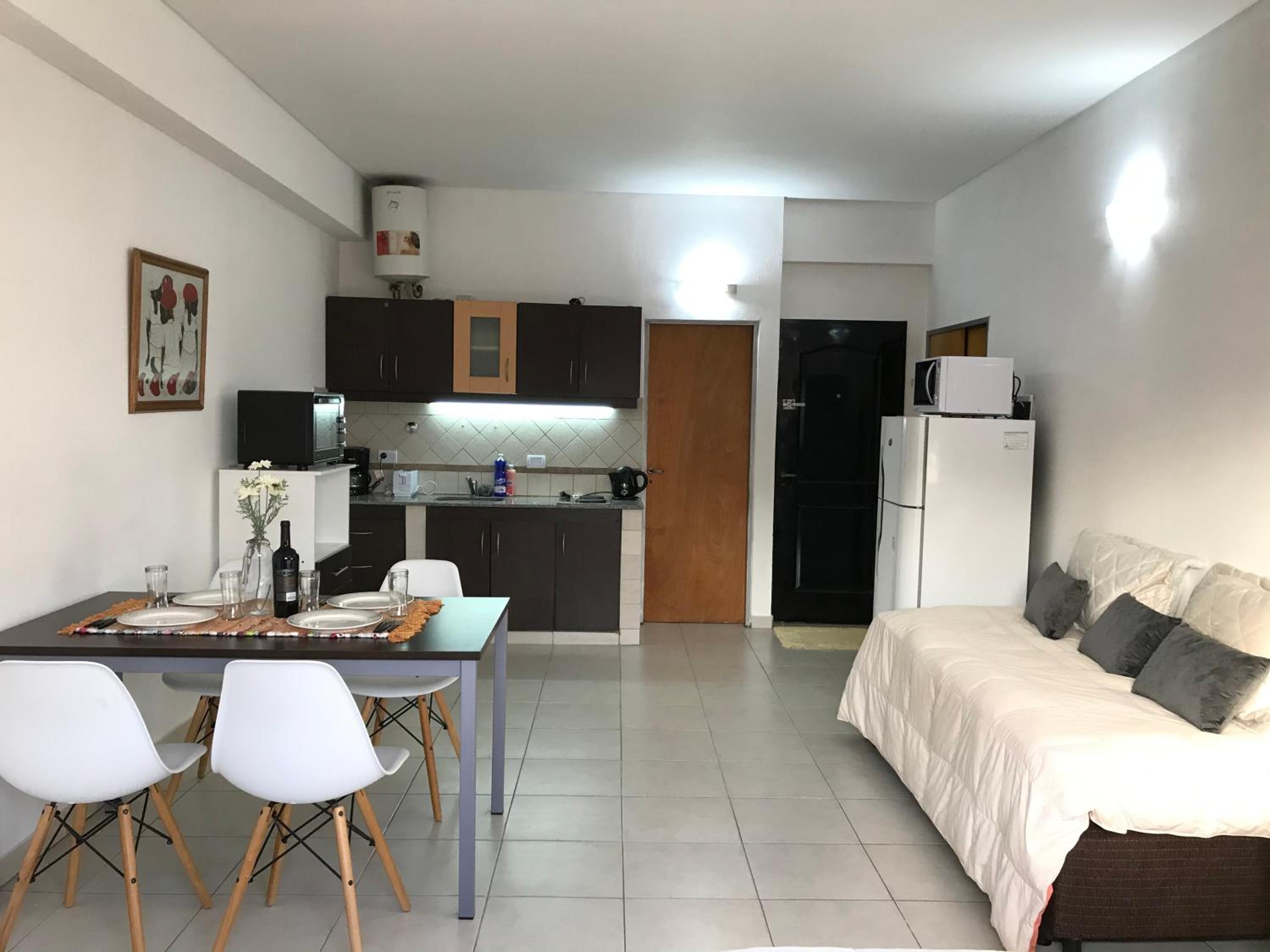 Cares Apartament, Morón, Buenos Aires