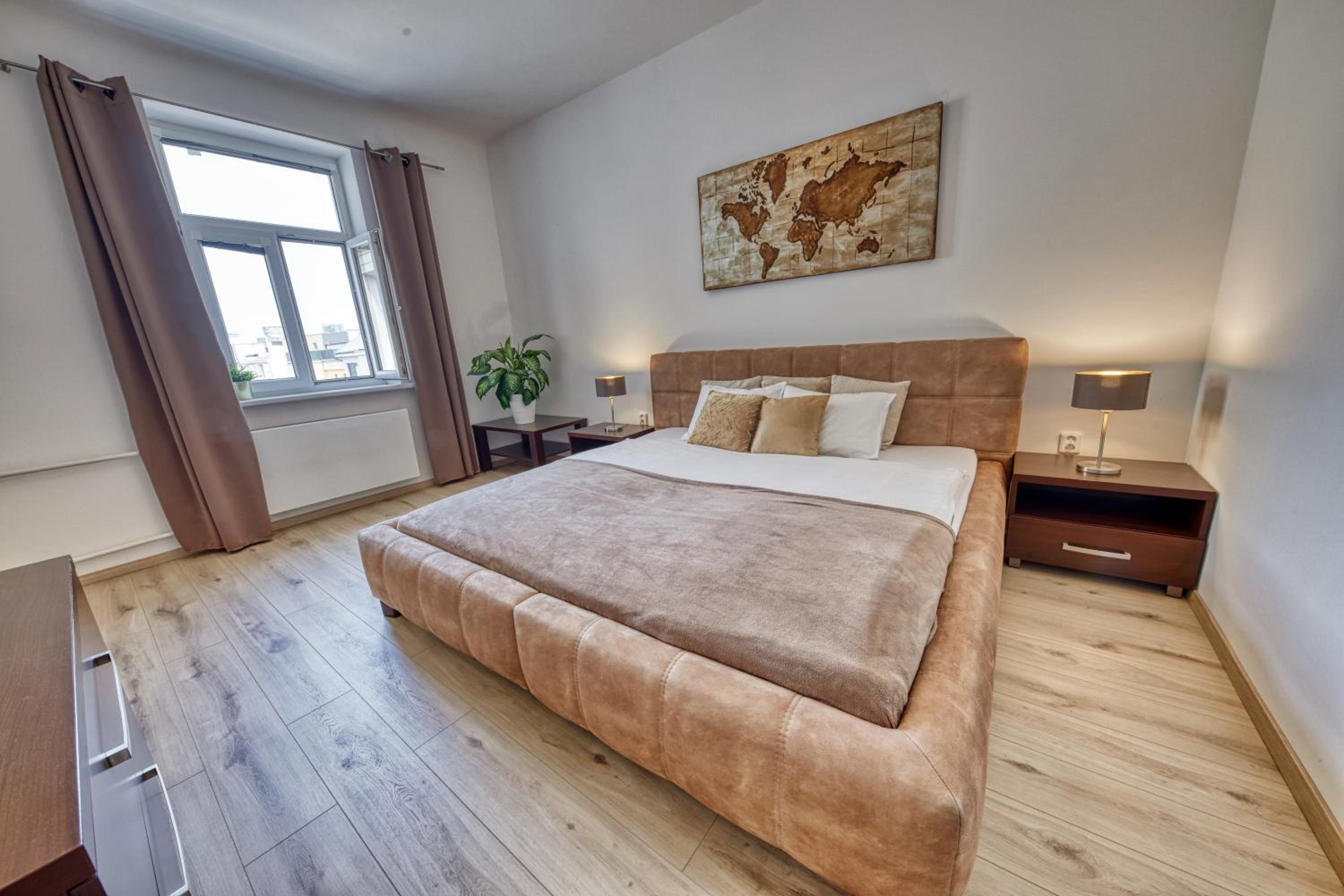 Le Monde Apartment Bratislava - amazing 5BDR in downtown view 4