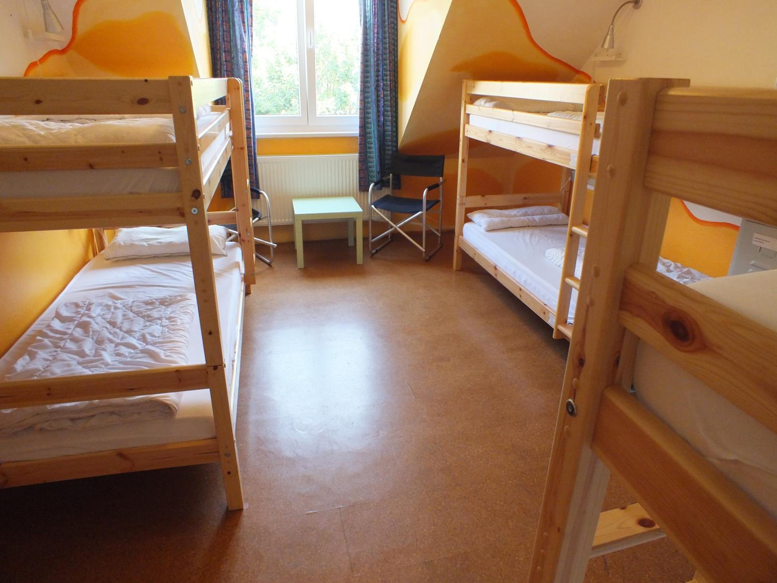 Max Hostel