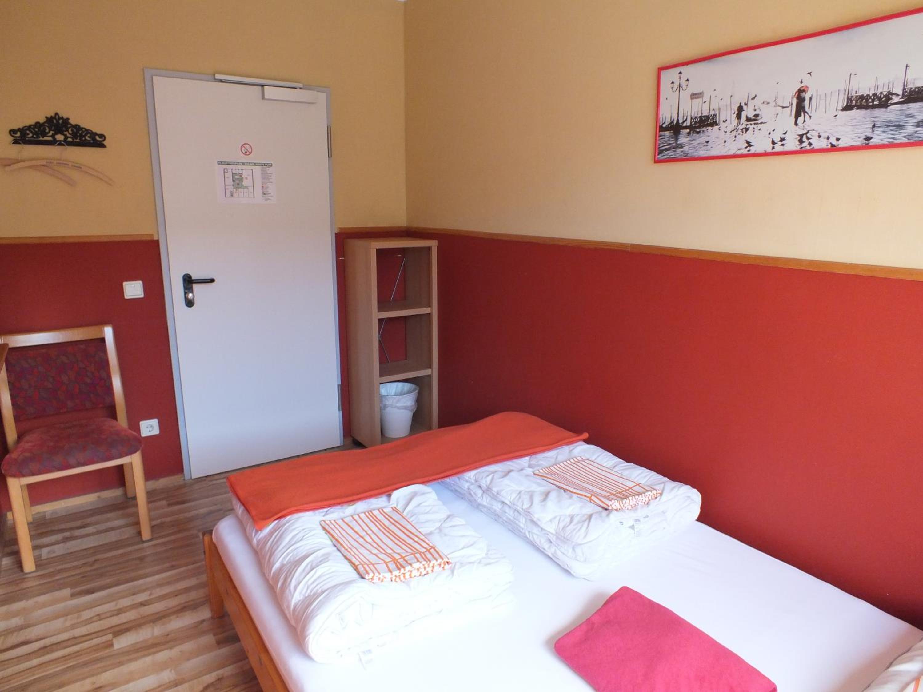 Max Hostel