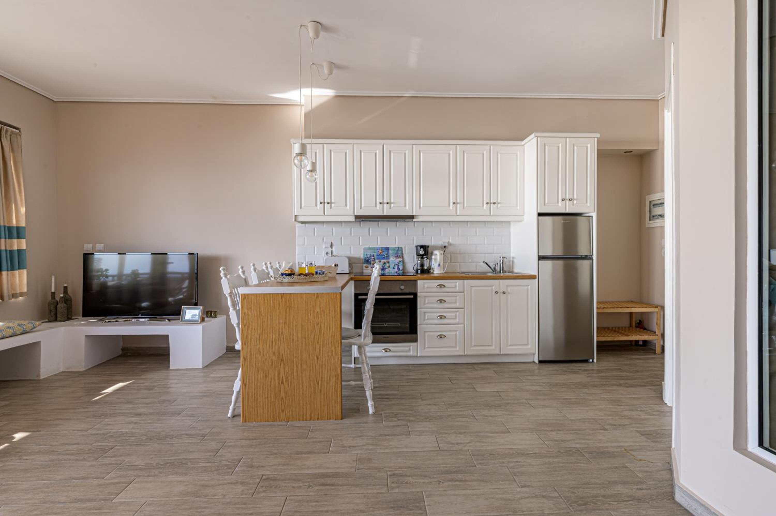 Paralio Astros Beachfront Suites view 3