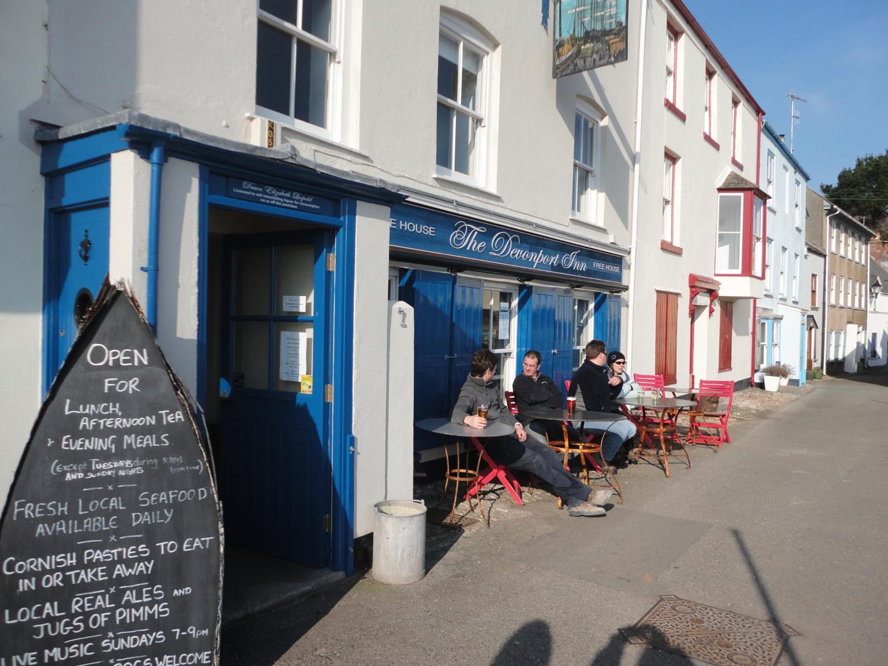 Rame Barton Guest House and Pottery
