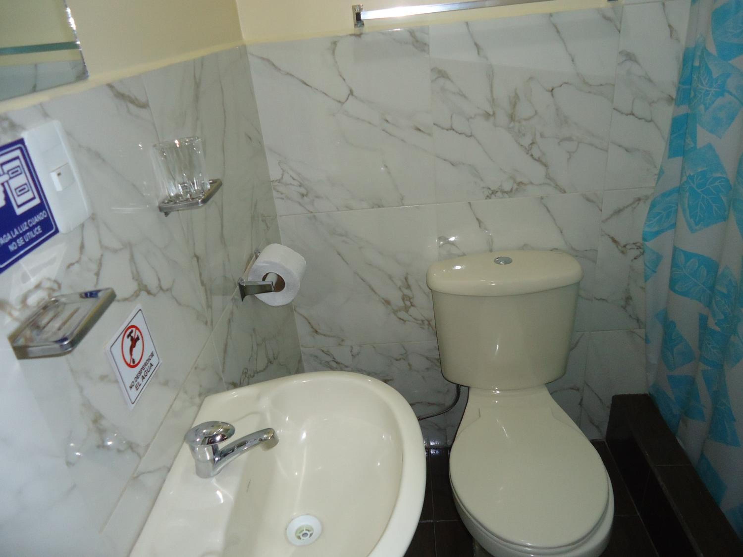 Hostal Bolívar Inn
