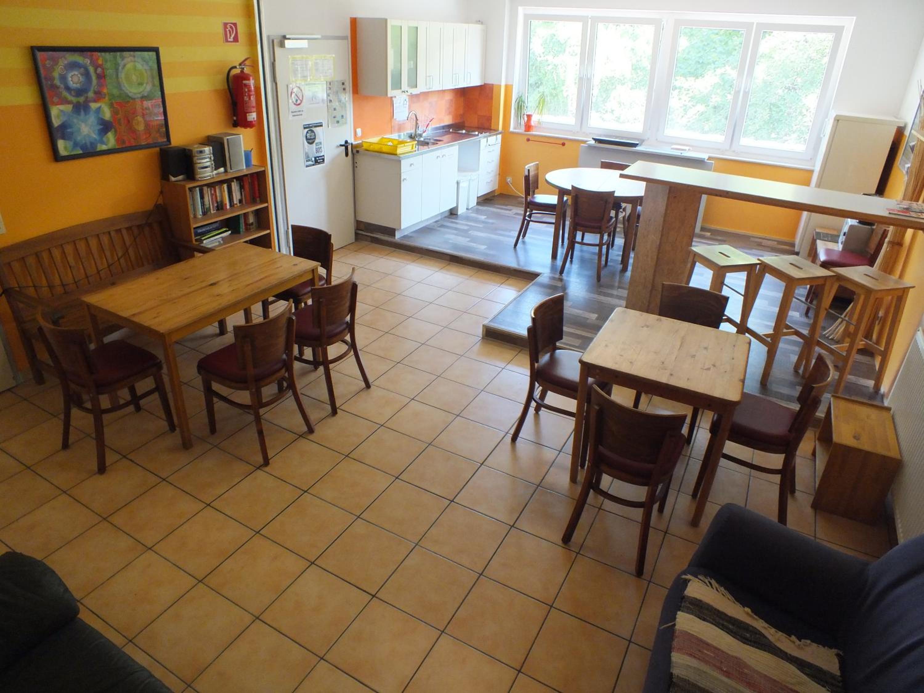 Max Hostel