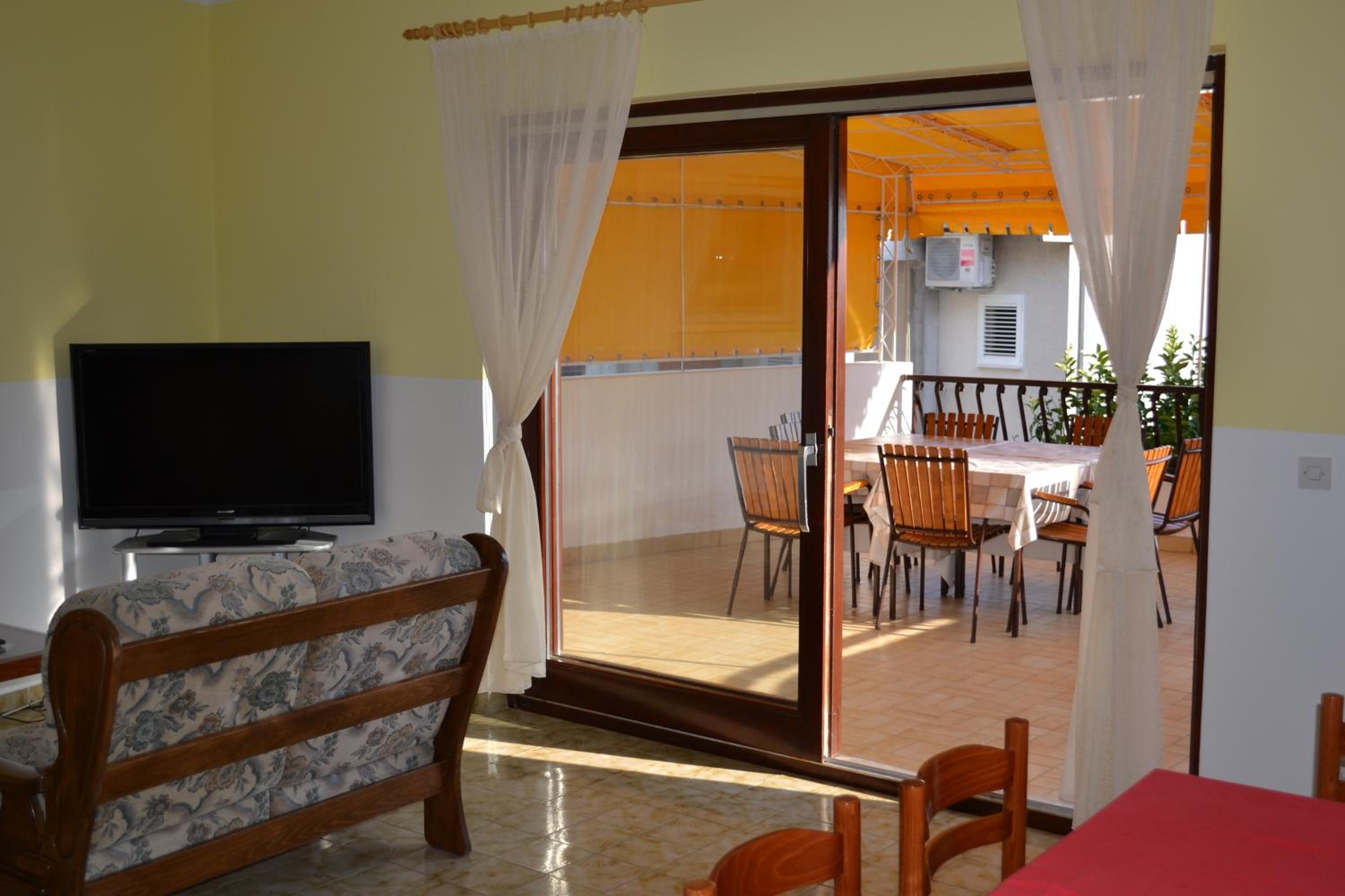 Apartments Karlo