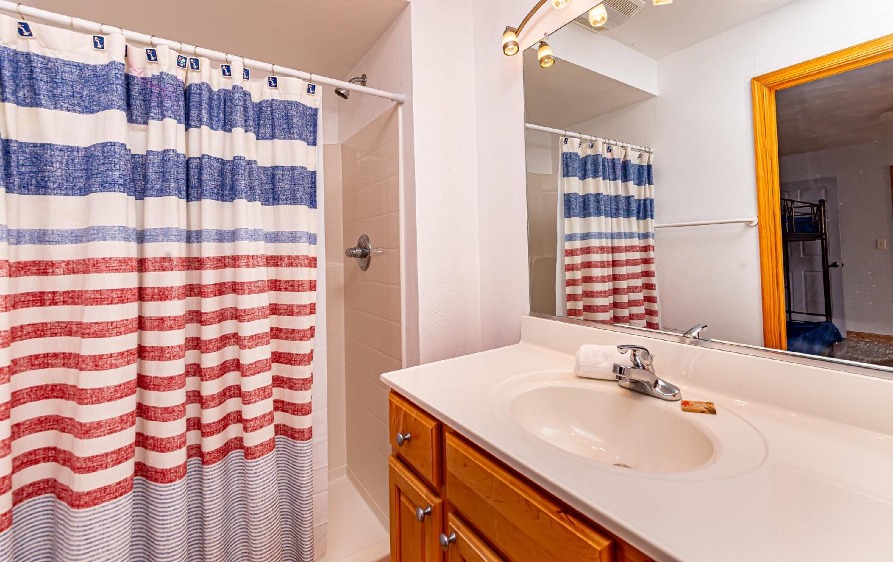 By the Sea - KDH MP 7.5, Oceanside, 320 Yds to Beach, Enclosed Pool, Hot Tub, Pets OK, Flex Stays view 4
