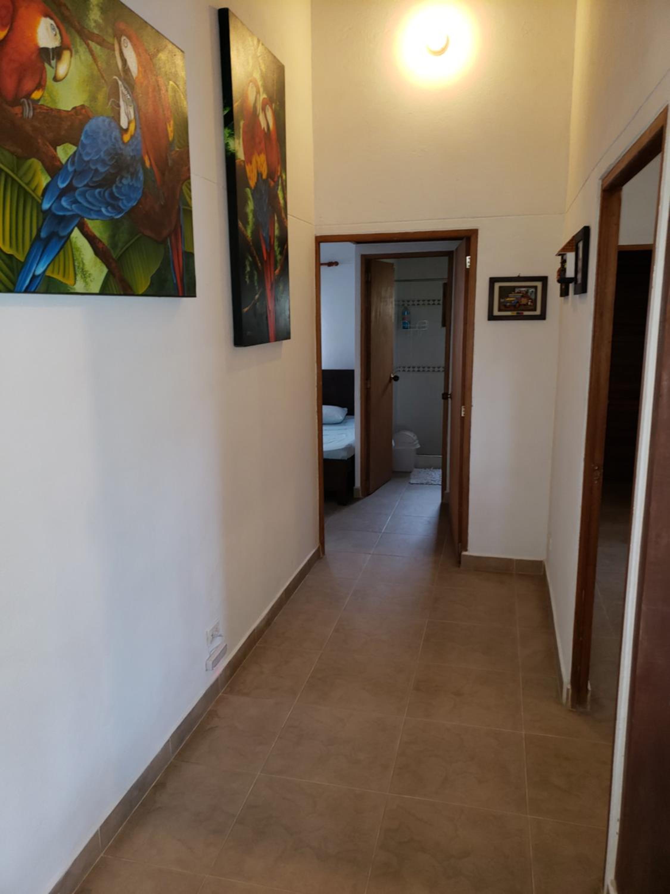 Beautiful Lake View Villa. Lake Access & Near Town